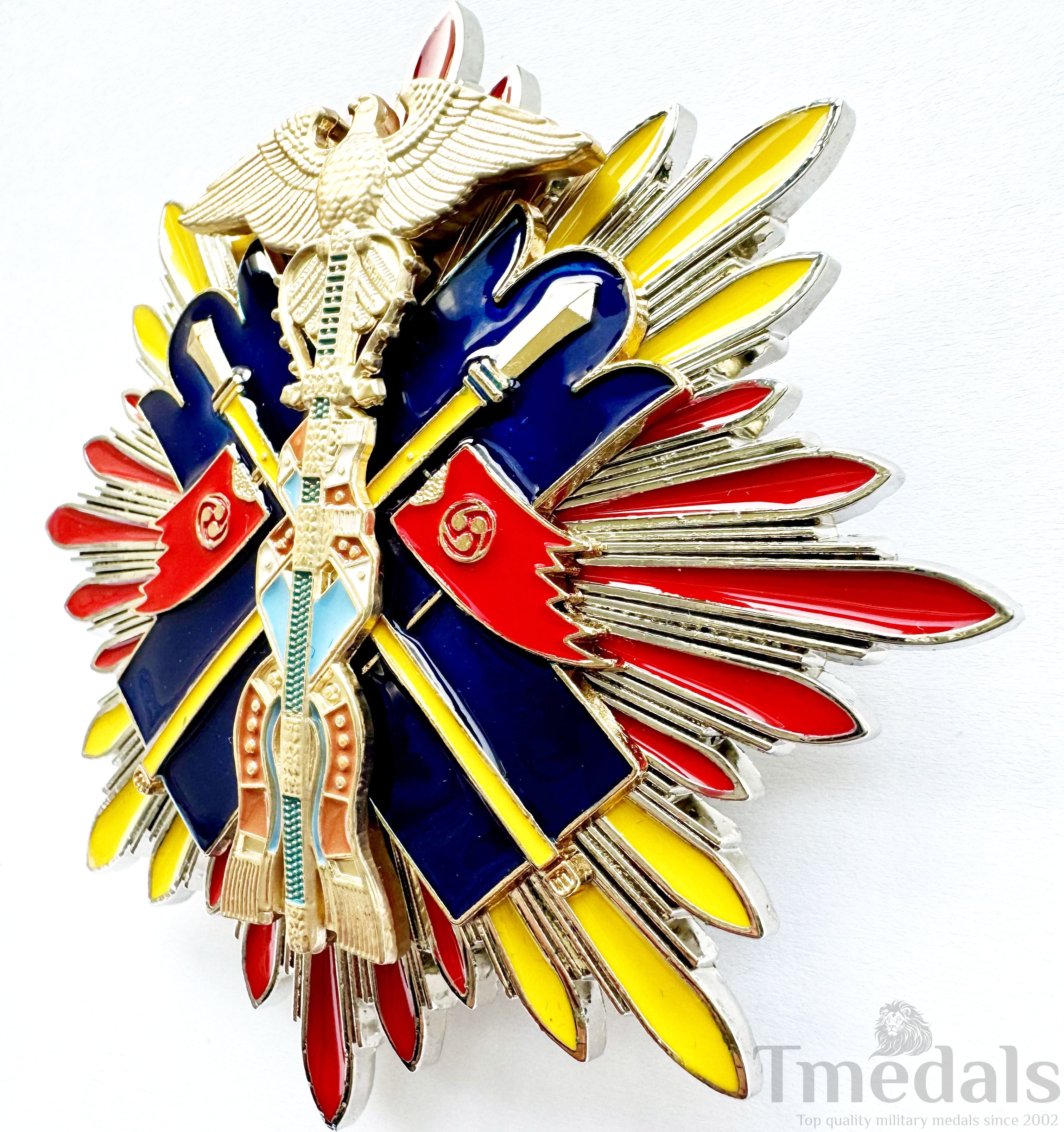 WWII Japanese Japan Order of the Golden Kite Breast Star detail view 4