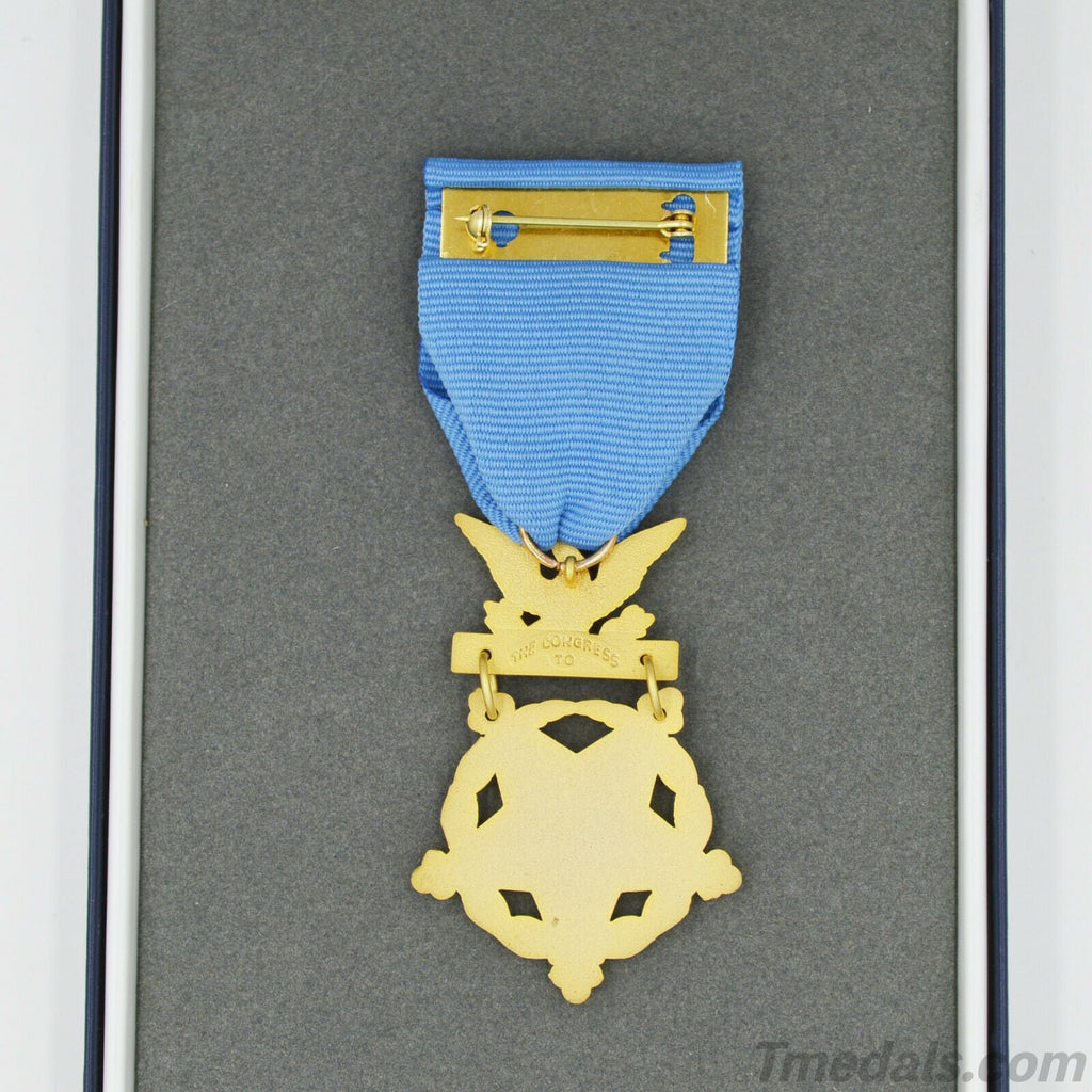 U.S. Medal of Honor Army WWI 1914 – 1918 – Full-Size Brass with Case detail view 3