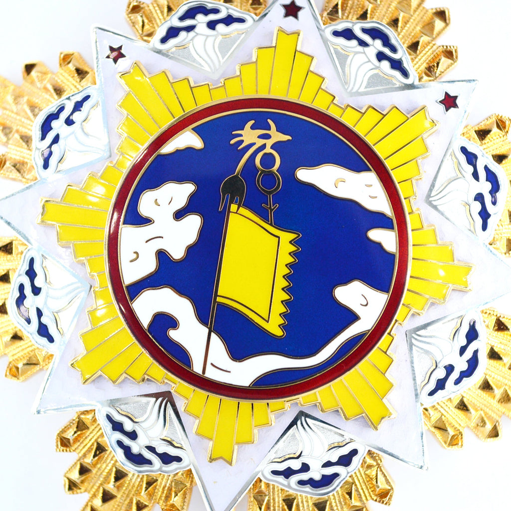 Chinese Republic Order of the Cloud and Banner First Class detail view 9