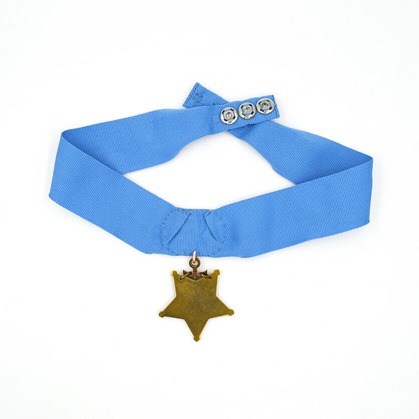 U.S. Congressional Medal of Honor Navy Marine MOH Order Badge WWII detail view 2