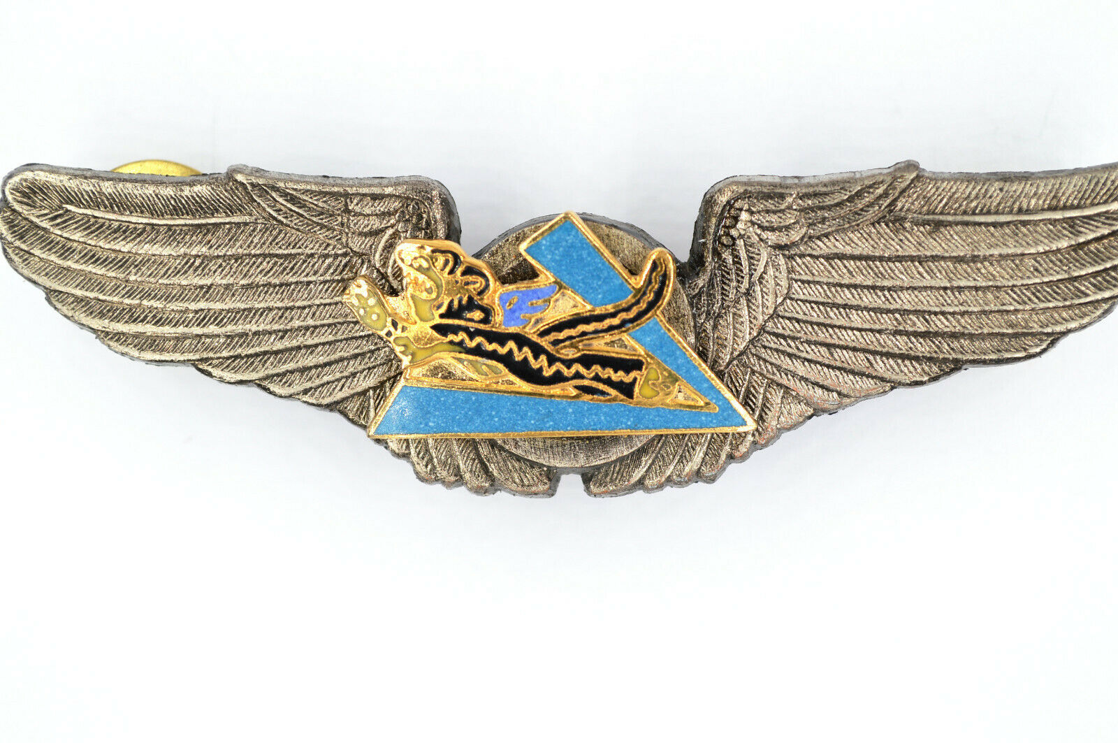 U.S. Air Force Wing WWII Flying Tigers American Volunteer Group Enamel Badge detail view 4