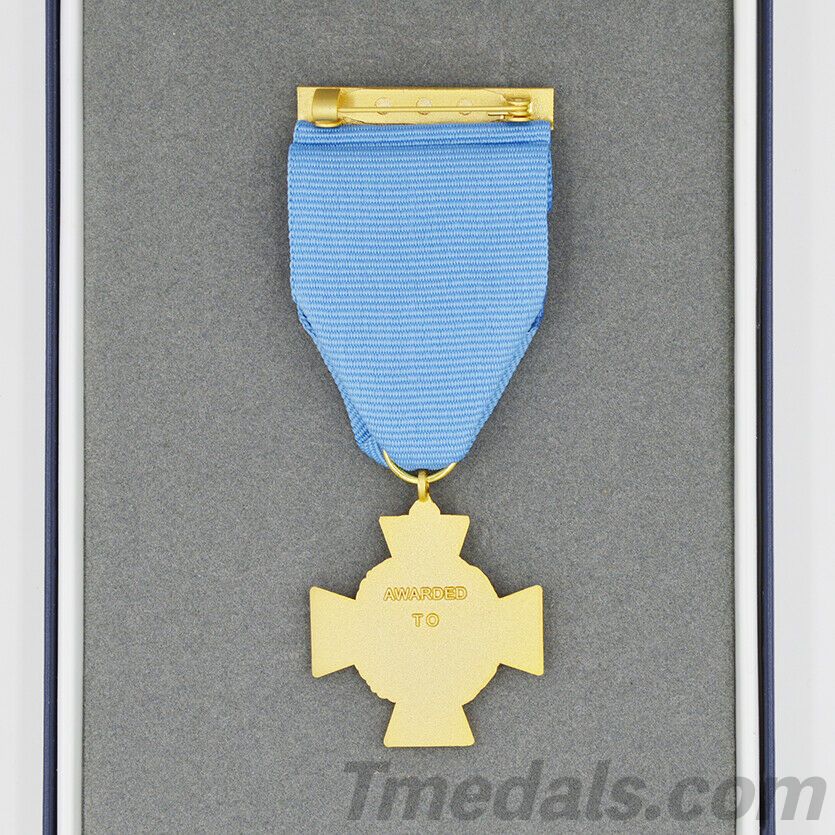 Cased U.S. Medal of Honor – Tiffany Cross 1919 – 1942 Navy detail view 4