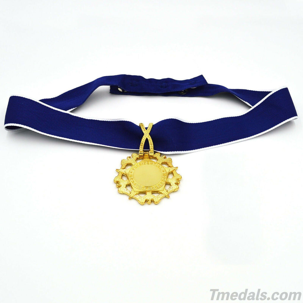 Cased U.S. Order Badge Presidential Medal of Freedom, Medallion with Neck Ribbon detail view 4