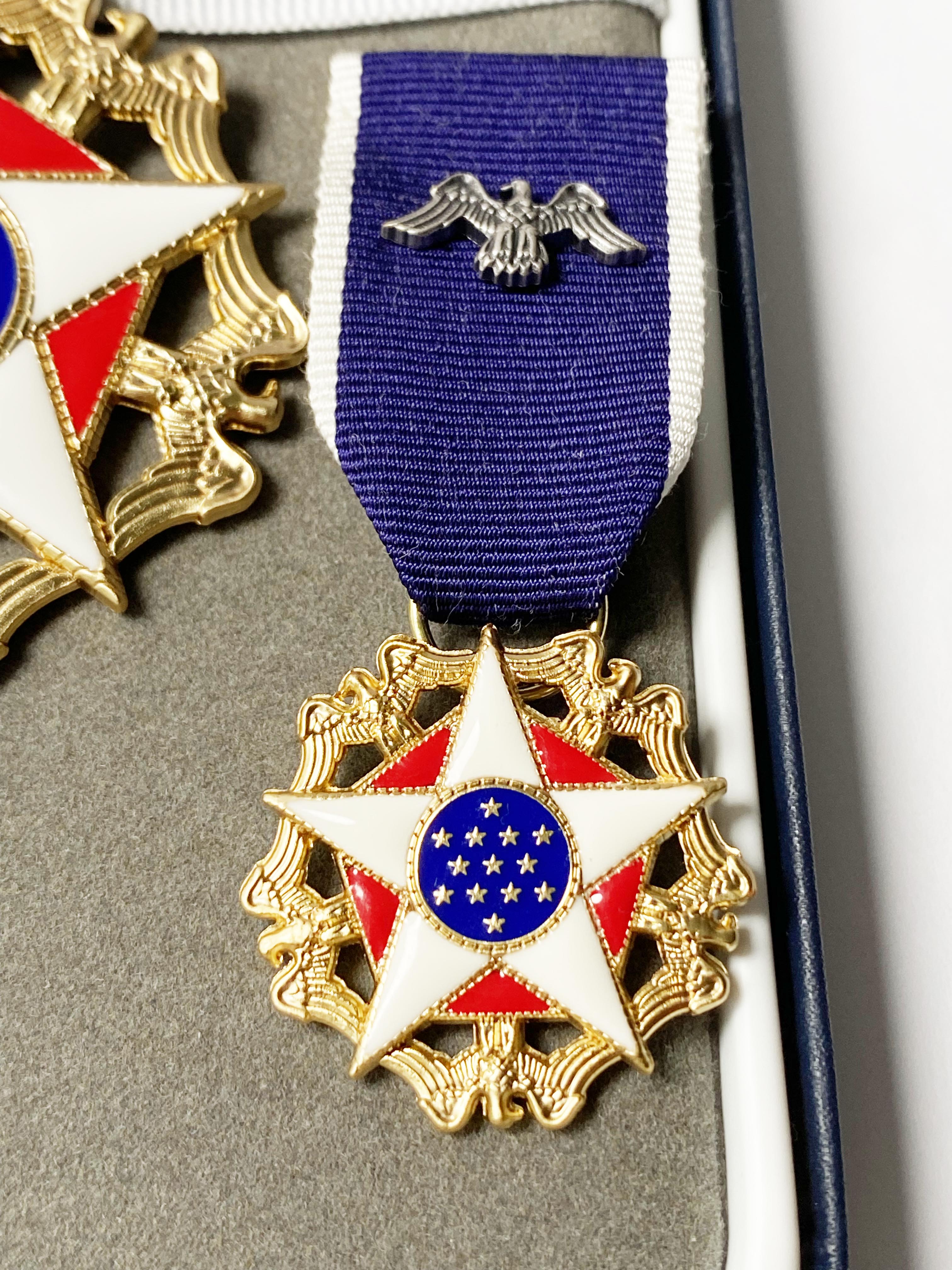 Cased U.S. Presidential Medal of Freedom 1963-Present U.S. Award detail view 4