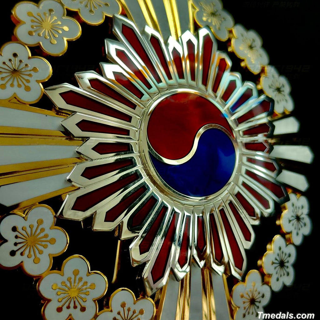 Korea – Order of the Plum Blossoms, I Class Grand Cordon Breast Star () detail view 6