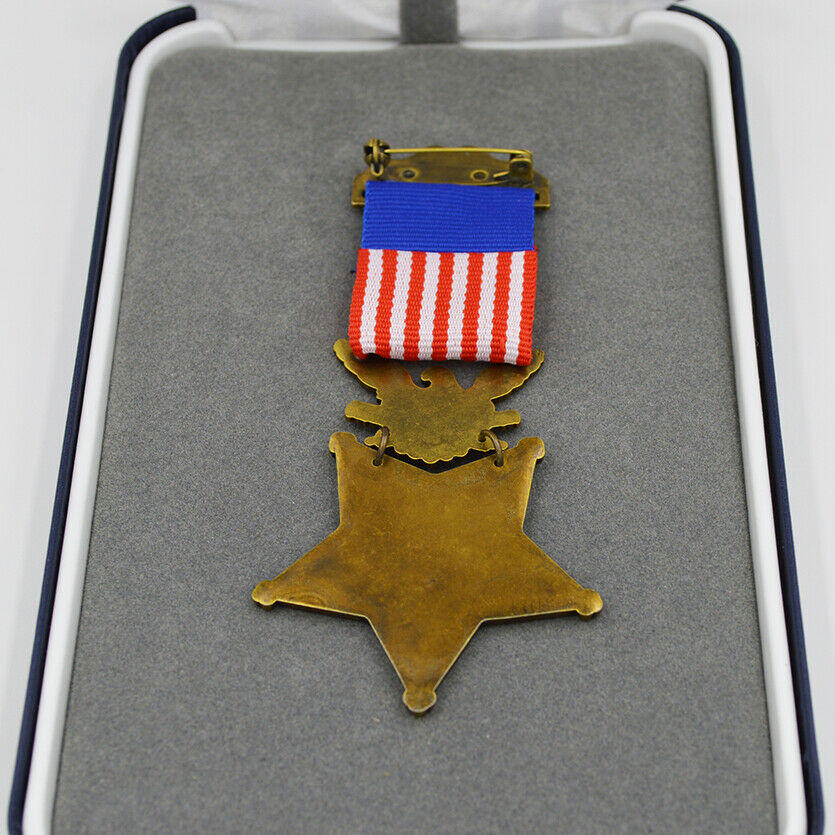 U.S. Medal of Honor MOH Army 1862 – 1895 Civil War Era – Full-Size Brass detail view 4