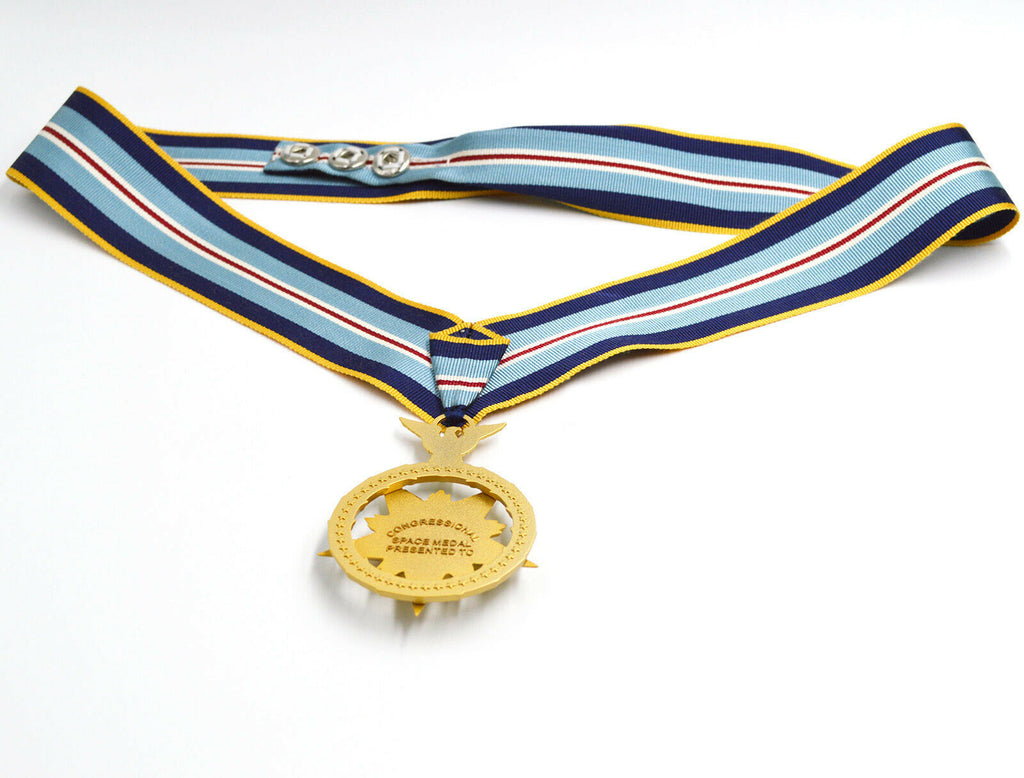 Cased U.S. Space MOH Space Medal of Honor MOH Neckribbon Version WWII Badge Order detail view 5