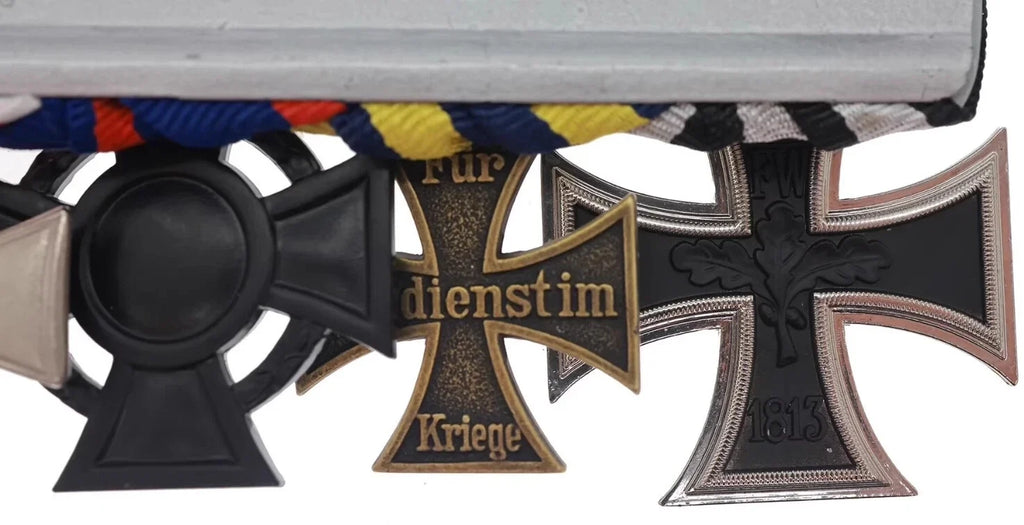 WWI German 7-Place Medal Bar with Matching Ribbon Bar & Leather Case detail view 6