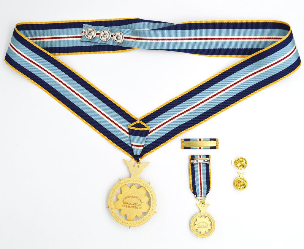 Cased U.S. NASA Space MOH Space Medal of Honor Neckribbon Version WWII Badge Order detail view 5