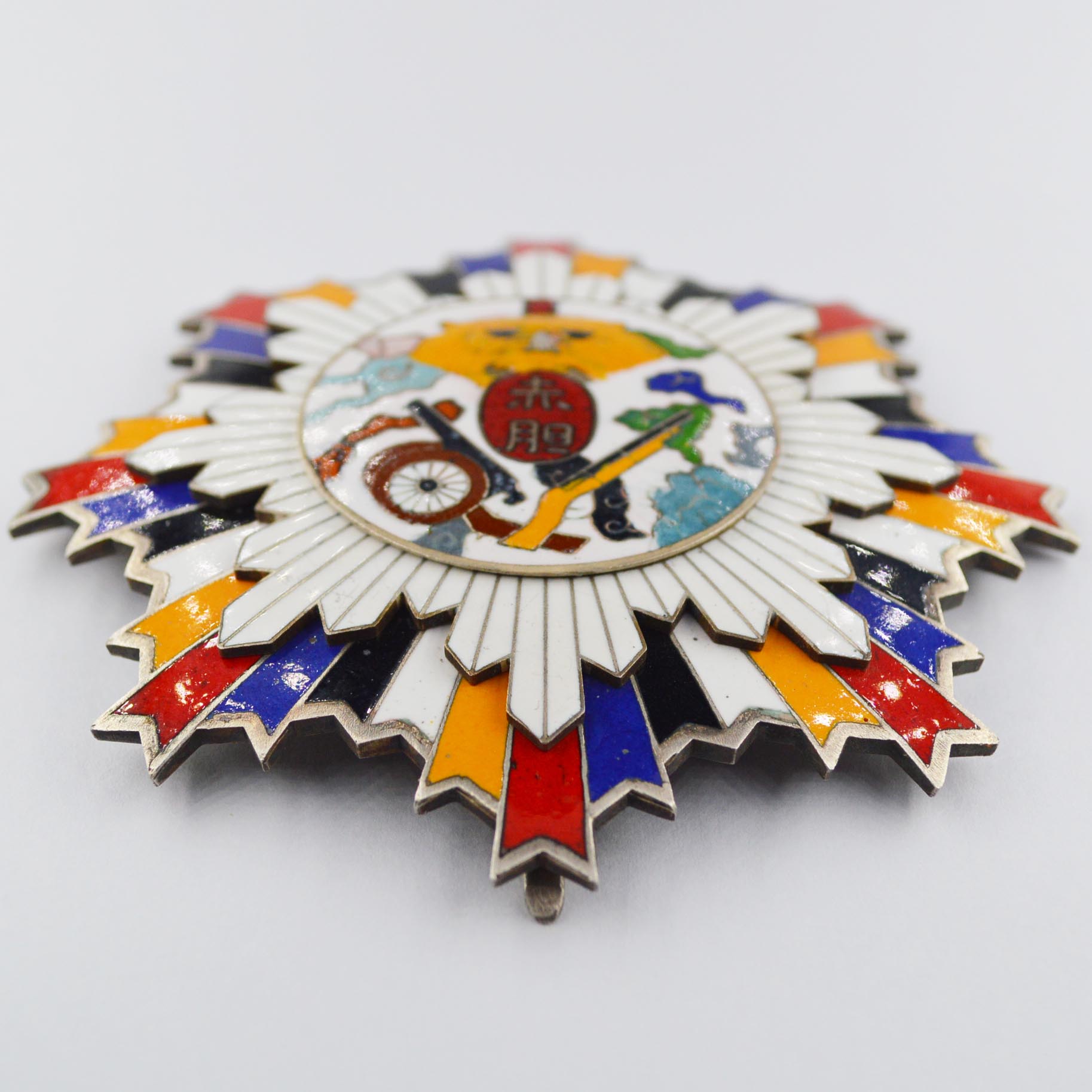 Chinese-REPUBLIC Order of Extreme Bravery enamel medal 1925 detail view 7