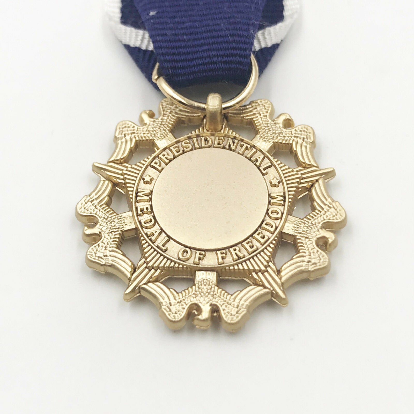 U.S. Order Presidential Medal of Freedom with Distinction mini Miniature Medal U.S. detail view 6