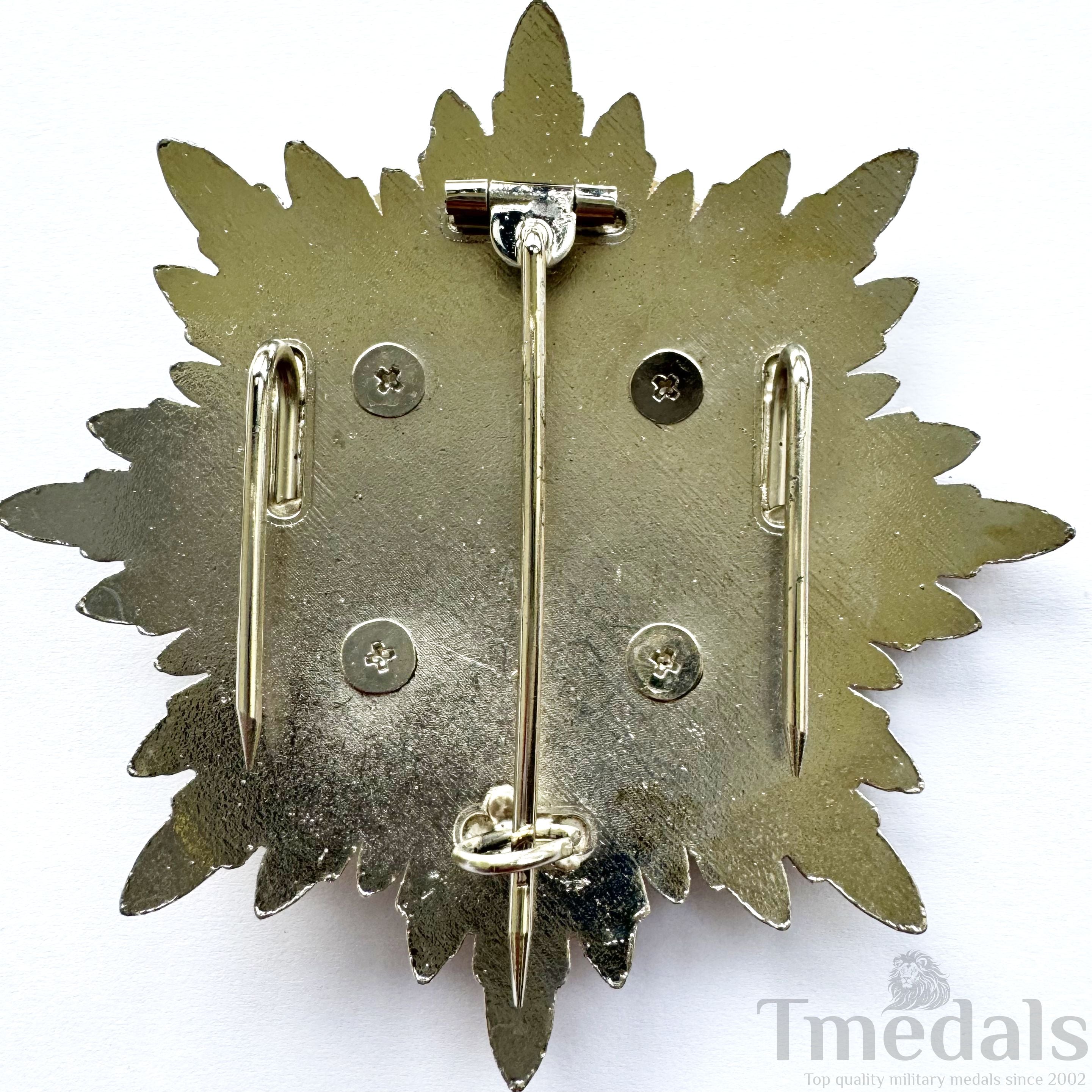 WWII Japanese Japan Order of the Golden Kite Breast Star detail view 8