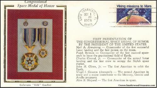 Cased U.S. Space MOH Space Medal of Honor Short Ribbon Version WWII Badge Order detail view 7