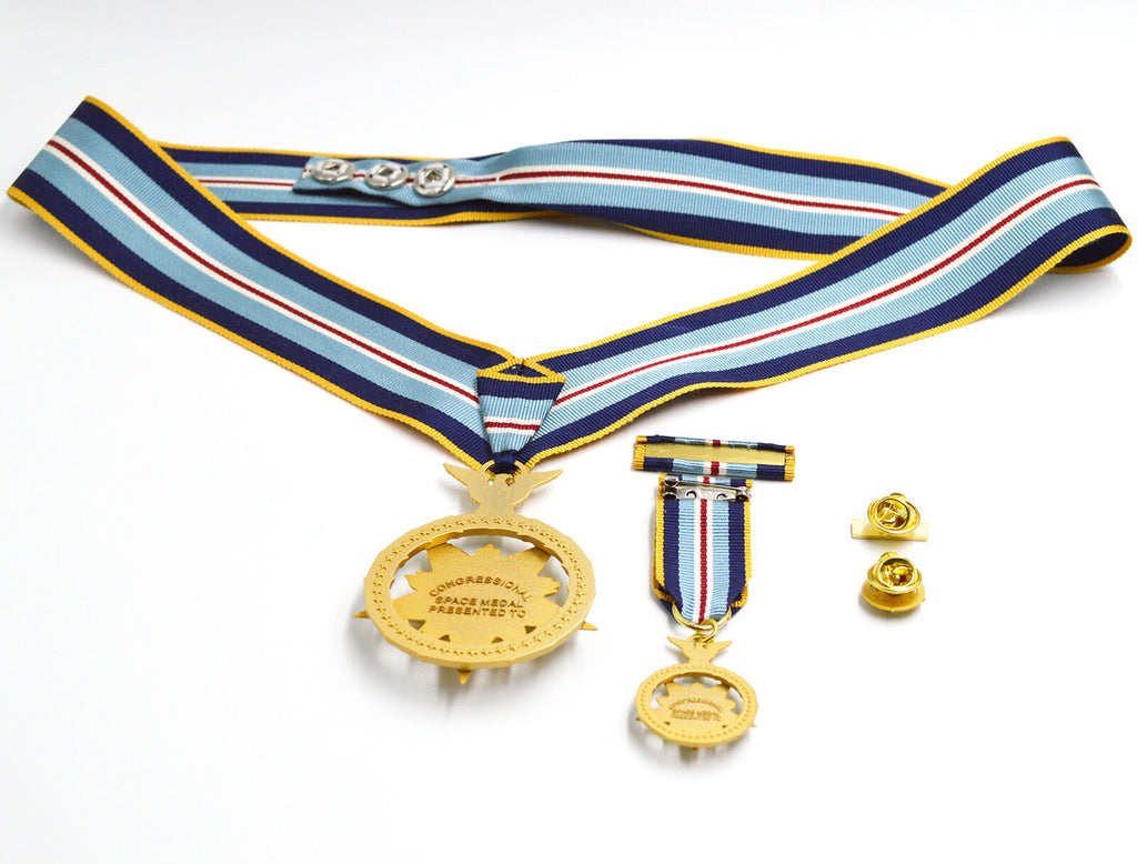 Cased U.S. NASA Space MOH Space Medal of Honor Neckribbon Version WWII Badge Order detail view 7