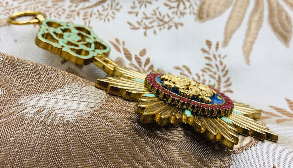 Order of the Illustrious Dragon Full Set with Sash – Japan Manchukuo China Medal detail view 8