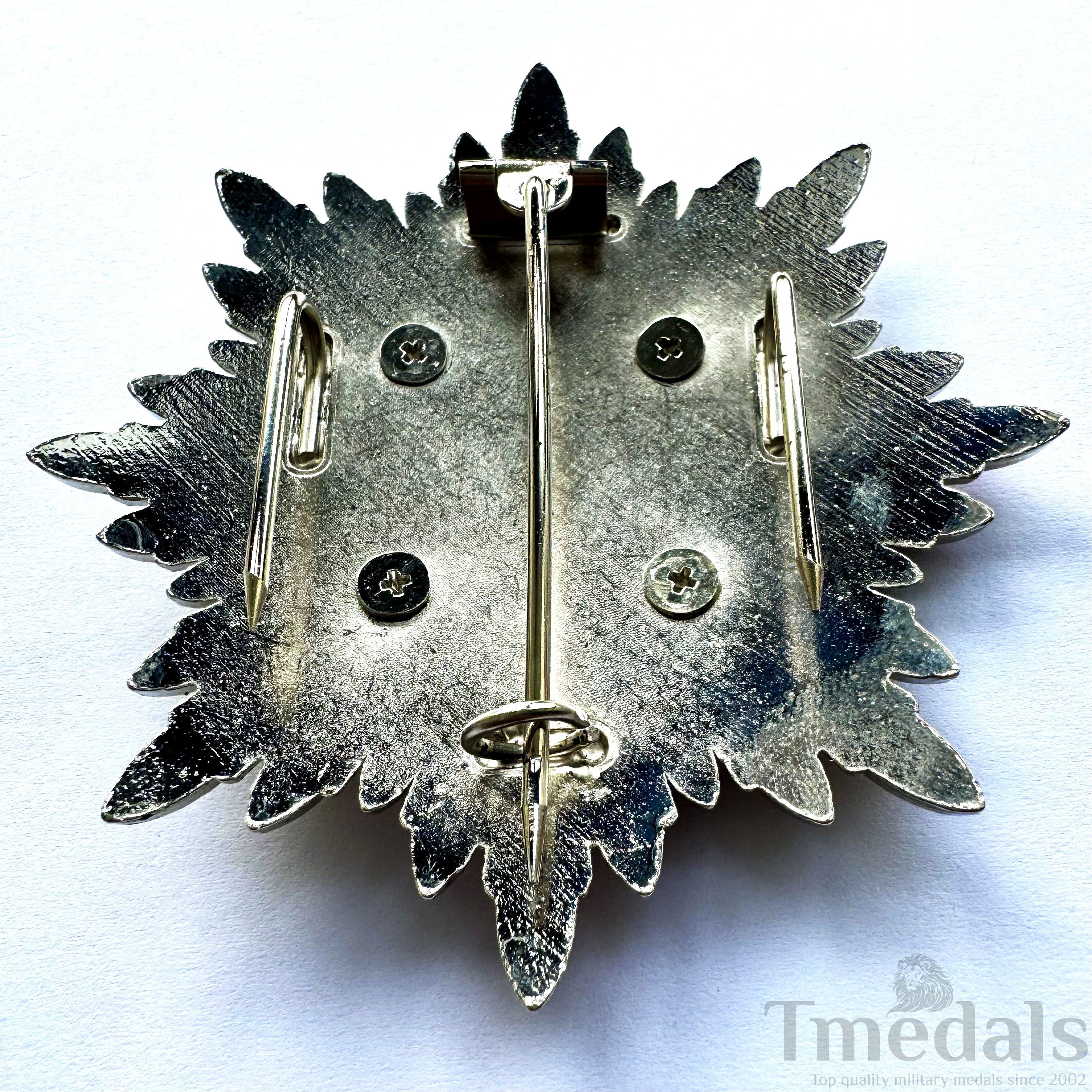 WWII Japanese Japan Order of the Golden Kite Breast Star detail view 2