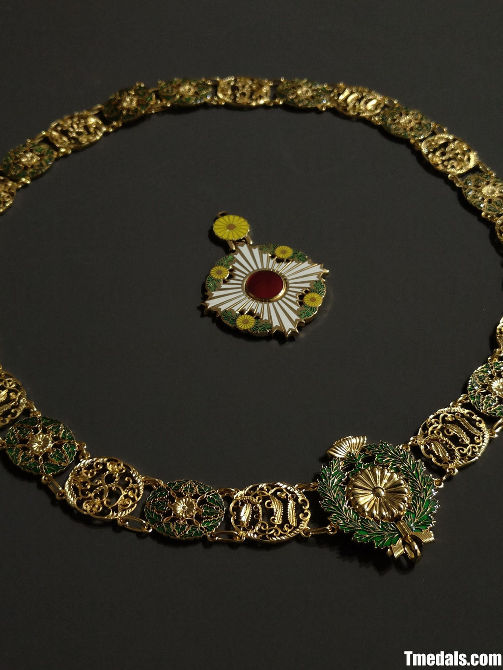 Japan Grand Cordon of the Order of the Chrysanthemum – Full (Copper + Hard Enamel) detail view 14