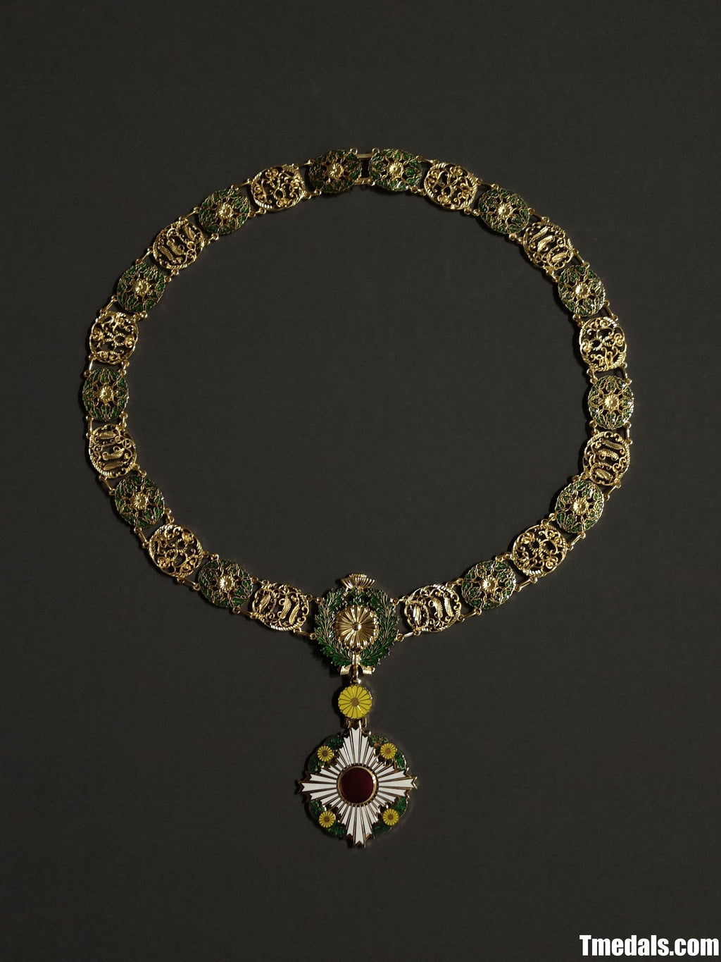 Japan Grand Cordon of the Order of the Chrysanthemum – Full (Copper + Hard Enamel) detail view 16