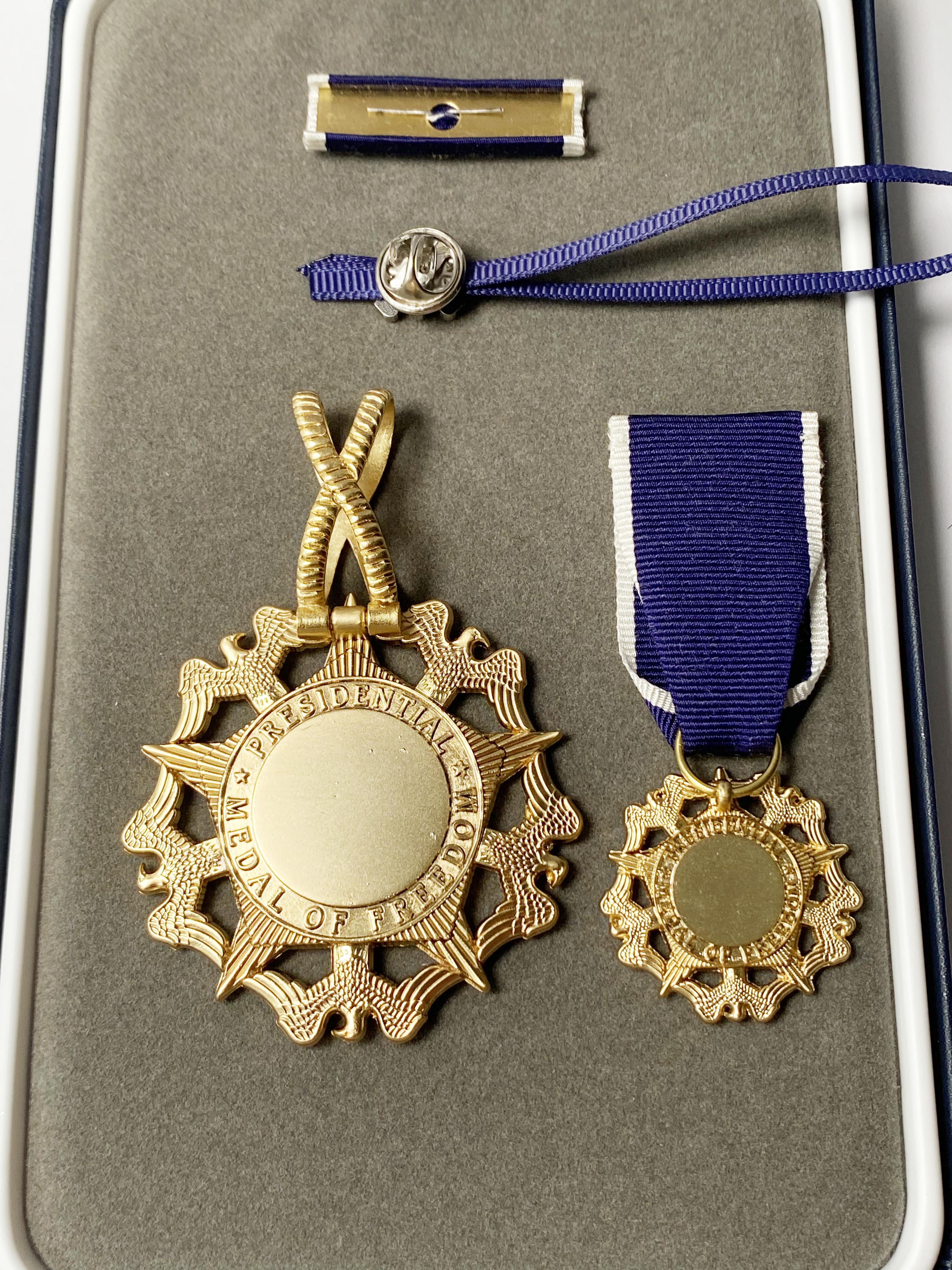 Cased U.S. Presidential Medal of Freedom 1963-Present U.S. Award detail view 16