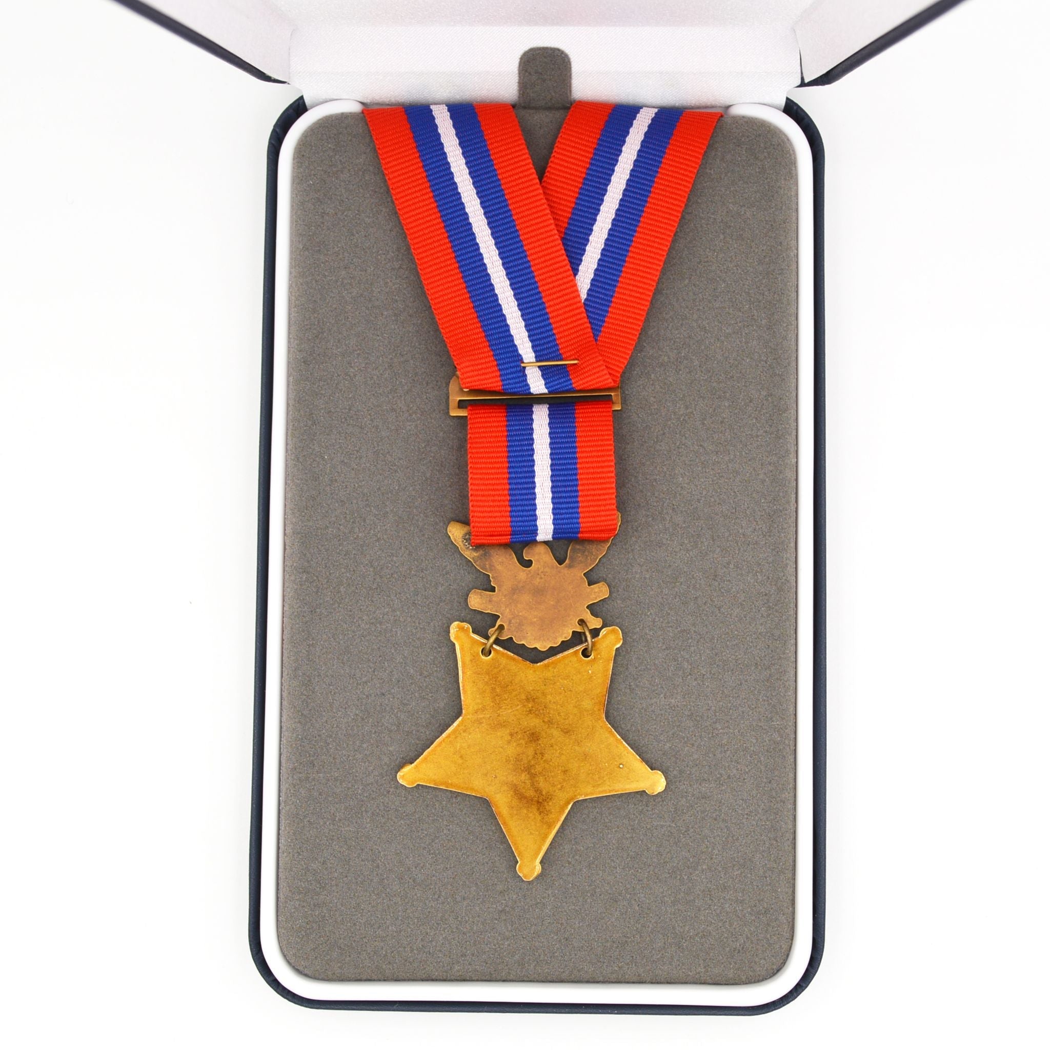 U.S. Medal of Honor Army 1896 – 1904 Type II Neck Ribbon Cravat – Full-Size Brass detail view 4