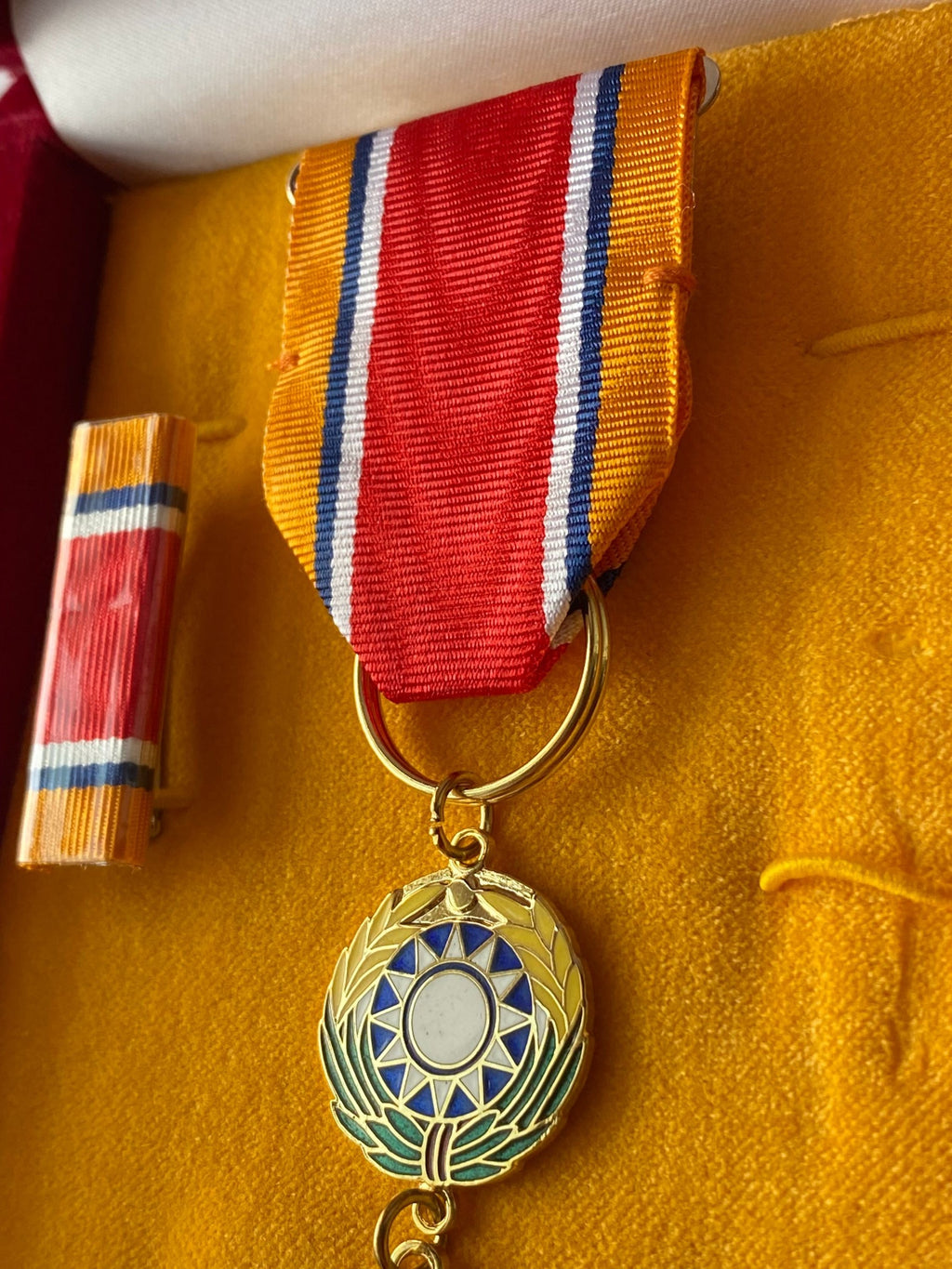 Republic of China Order of Victory Against Japanese Aggression WWII – Full-Size detail view 5