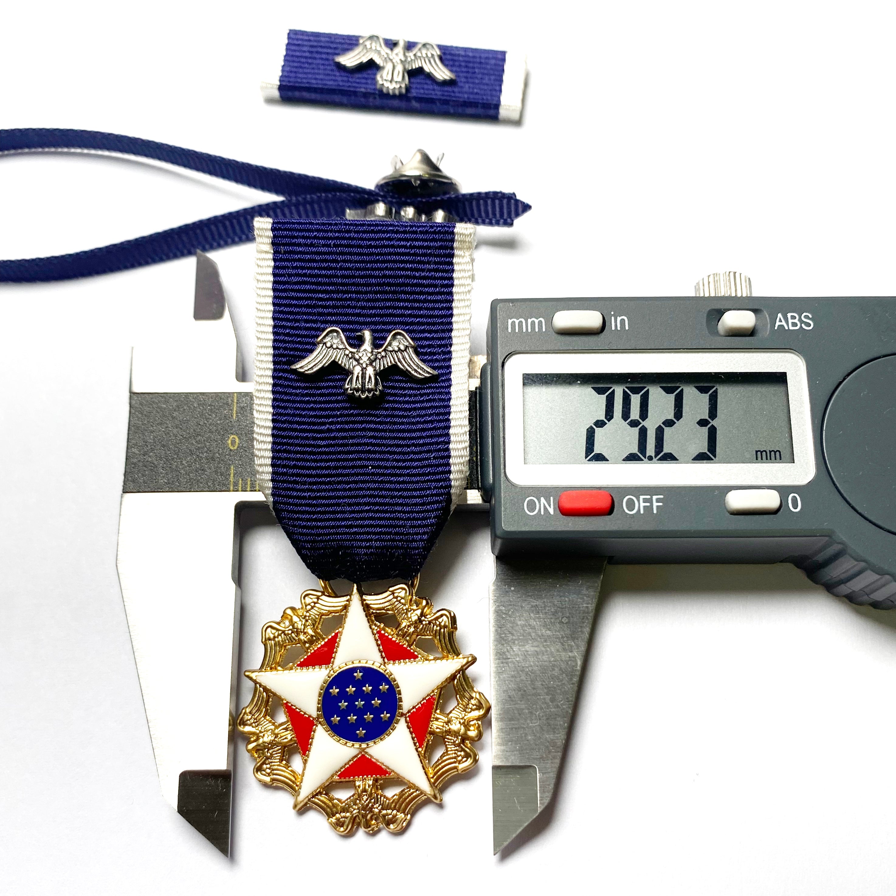 U.S. Presidential Medal of Freedom Mini Medal + Ribbon Bar + Service Ribbon detail view 11