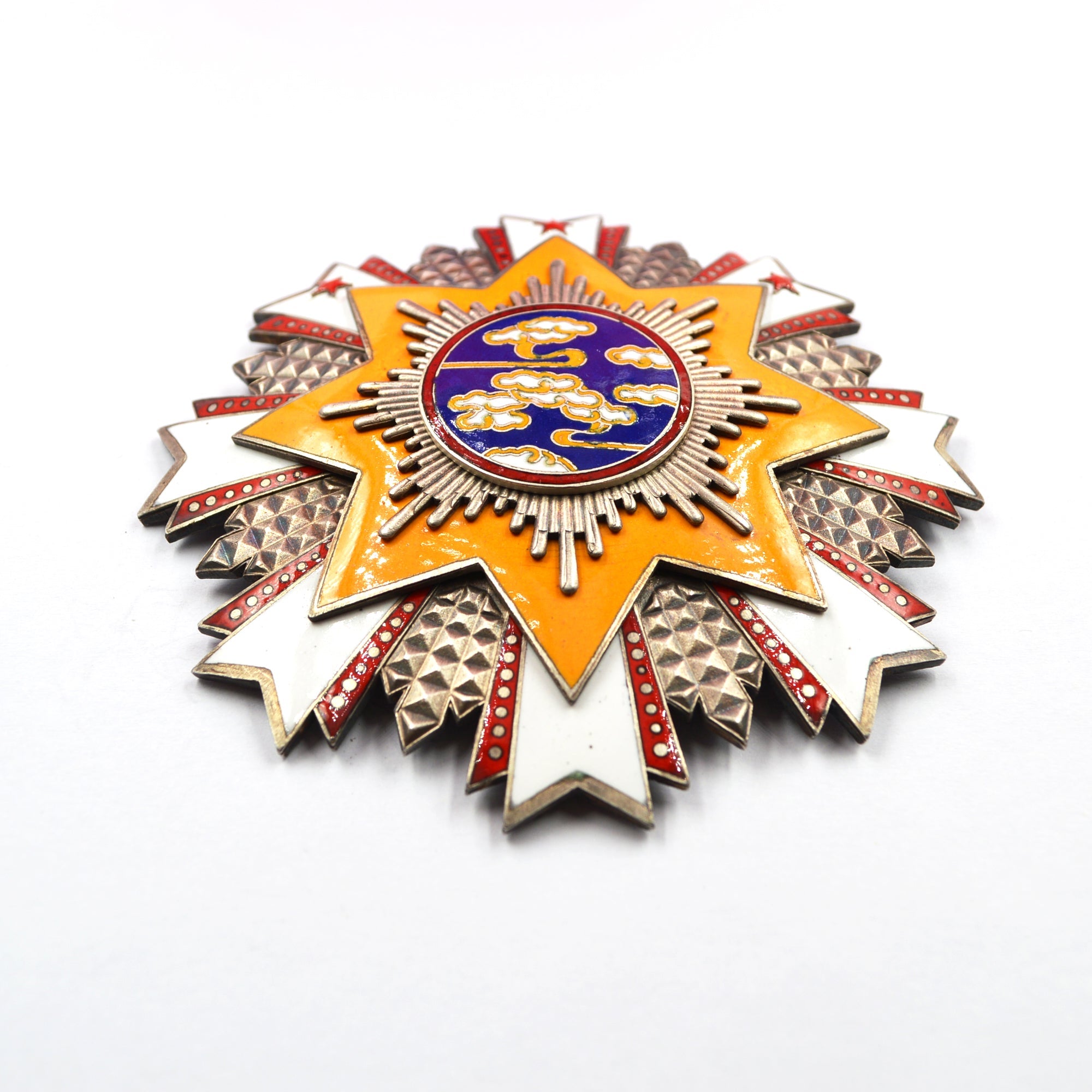 Chinese Republic Order of Propitious Clouds Breast star detail view 3