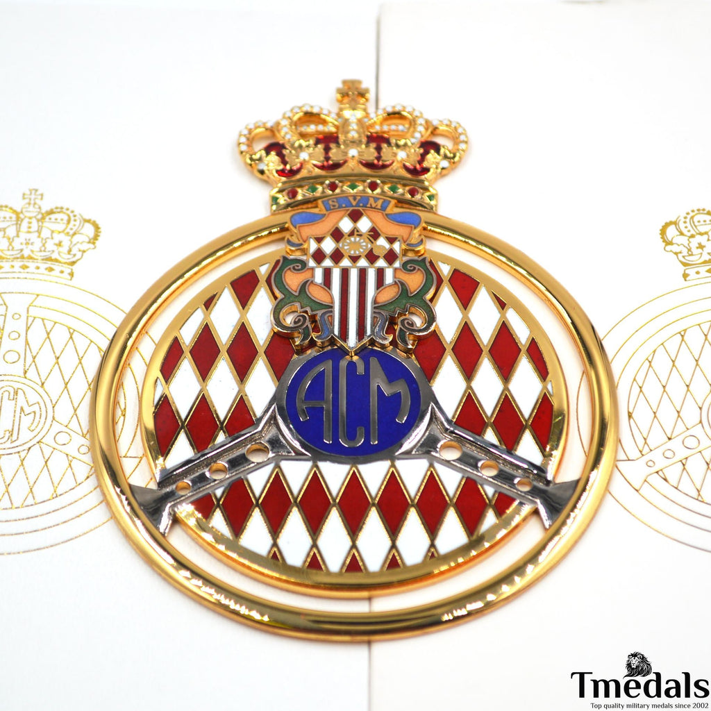 Original Automobile Club de Monaco (ACM) Gold Grille Badge – 2011 Issue, Cased detail view 9