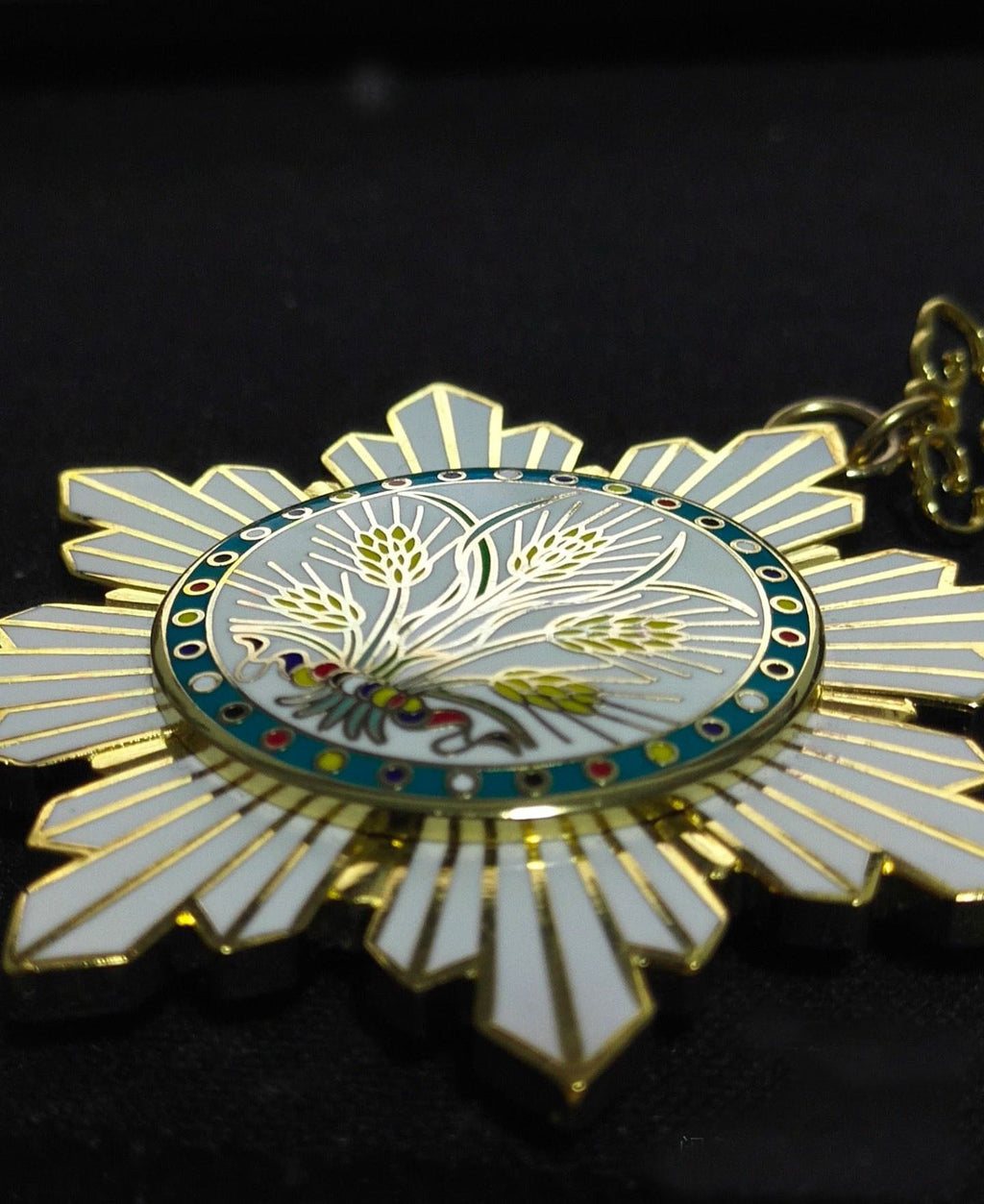 Chinese Republic of China Order of the Golden Grain Third Class 嘉禾勛章 detail view 5