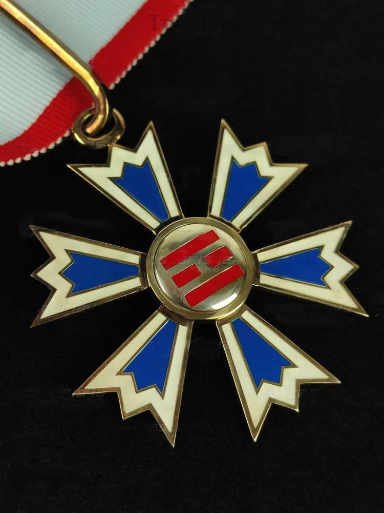 Korea Korean Empire Order of the Palgwae – 3rd Class Neck Ribbon Medal (Full-Size) detail view 6