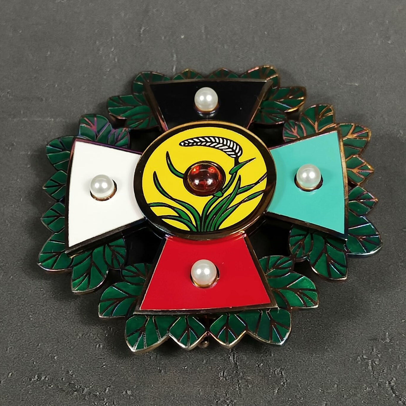 Late Qing Imperial Clan Rank Badge Order Medal – “Buru Bafen Fuguo Gong” (不入八分辅国公) detail view 2