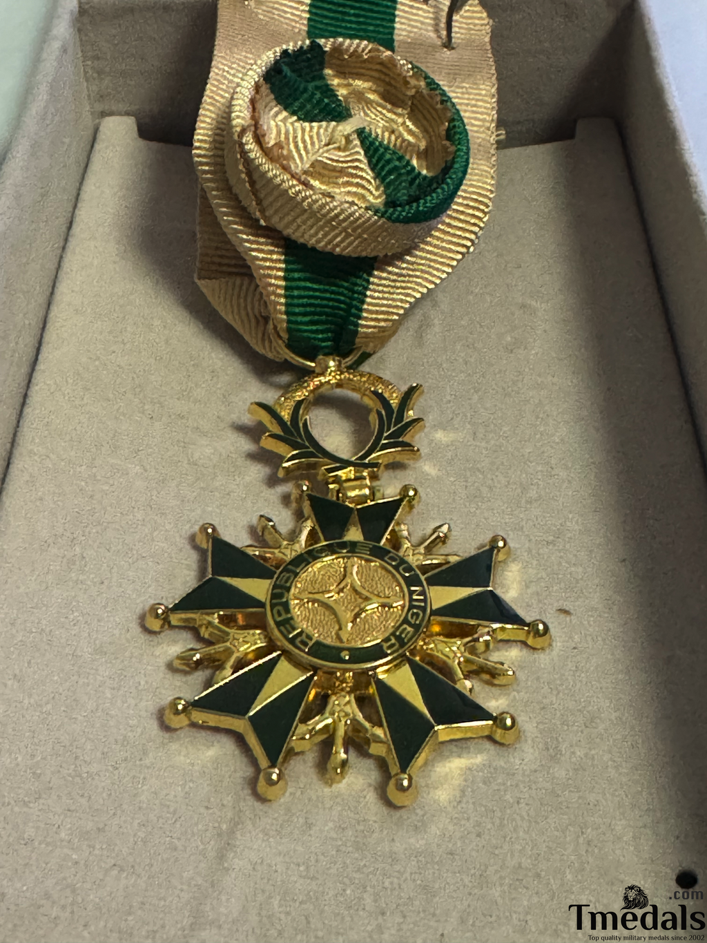 National Order of Niger – Original Officer Set with Box detail view 8