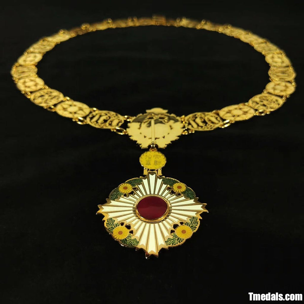 Japan Grand Cordon of the Order of the Chrysanthemum – Full (Copper + Hard Enamel) detail view 2