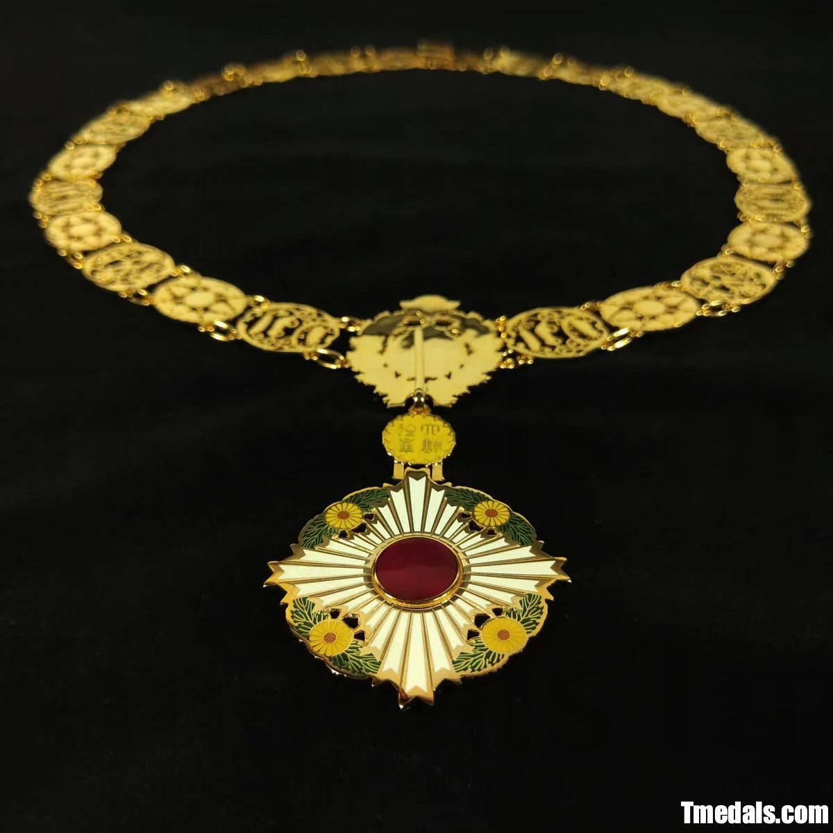 Japan Grand Cordon of the Order of the Chrysanthemum – Full (Copper + Hard Enamel) detail view 2