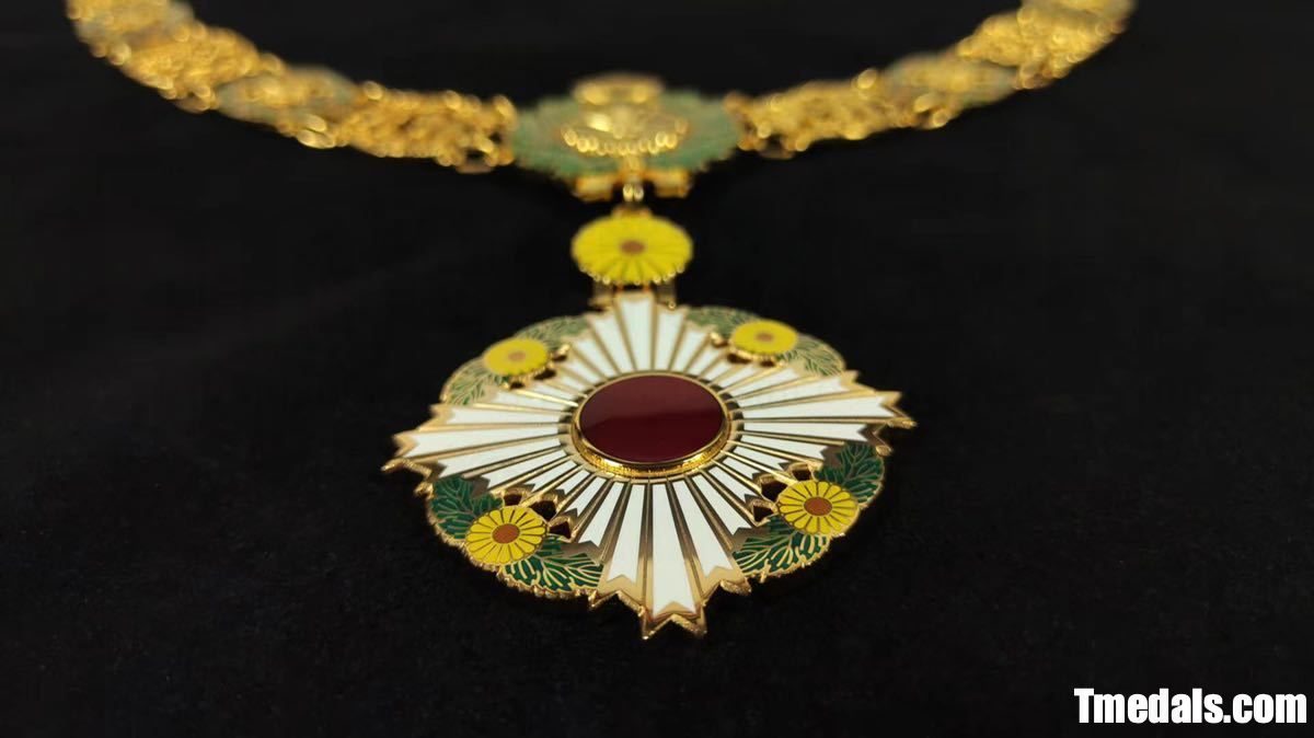 Japan Grand Cordon of the Order of the Chrysanthemum – Full (Copper + Hard Enamel) detail view 4