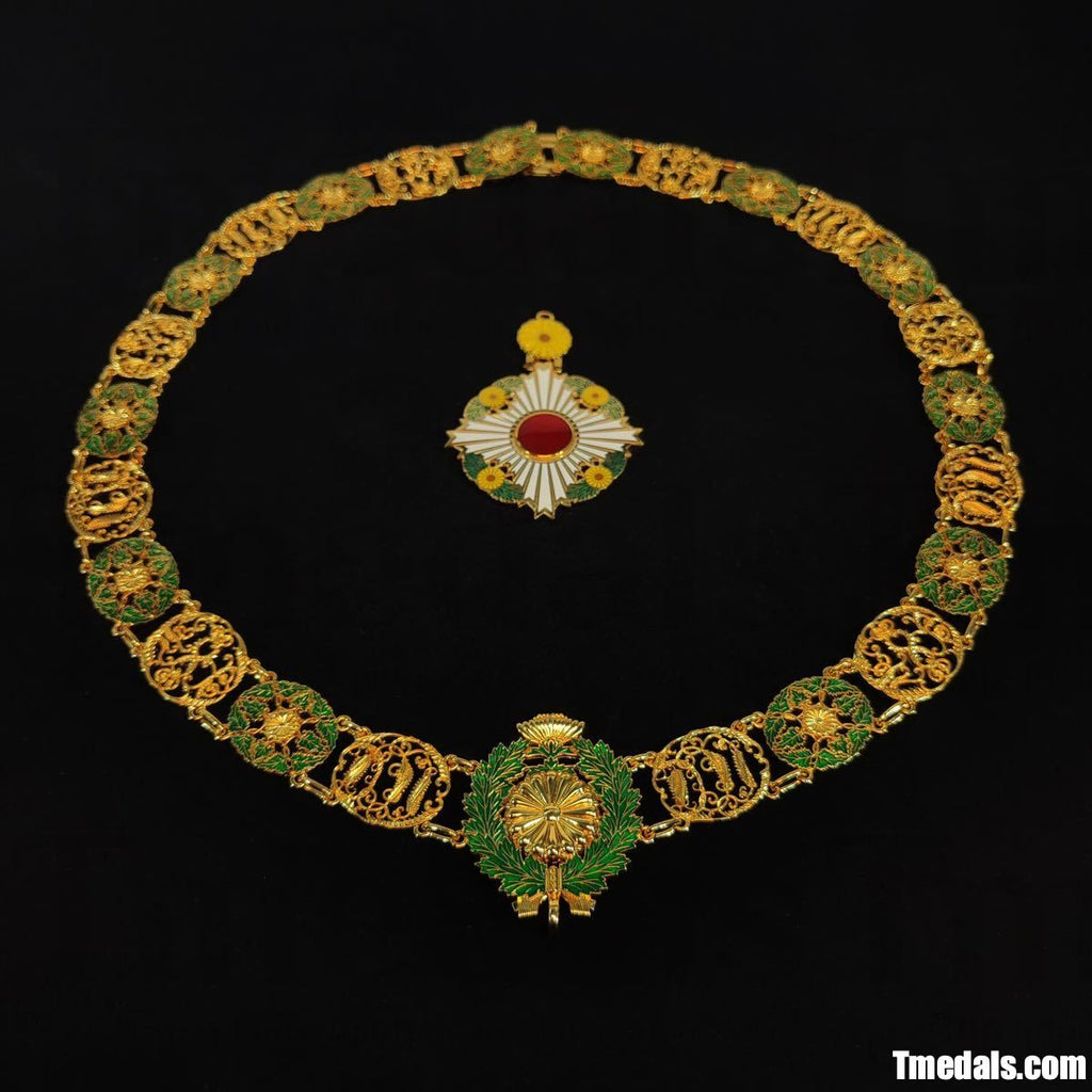 Japan Grand Cordon of the Order of the Chrysanthemum – Full (Copper + Hard Enamel) detail view 6