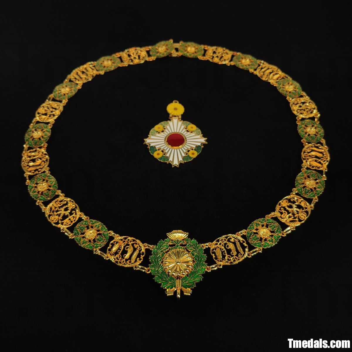 Japan Grand Cordon of the Order of the Chrysanthemum – Full (Copper + Hard Enamel) detail view 6
