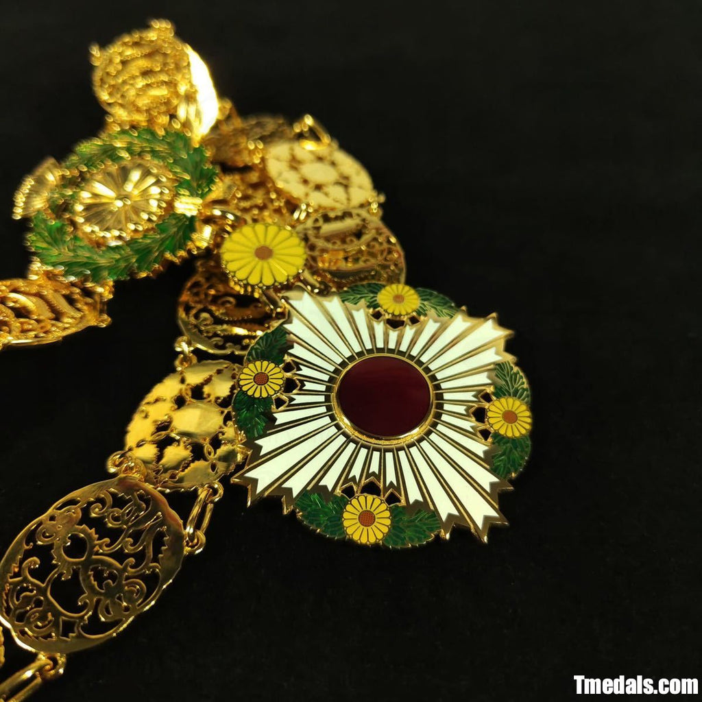 Japan Grand Cordon of the Order of the Chrysanthemum – Full (Copper + Hard Enamel) detail view 8