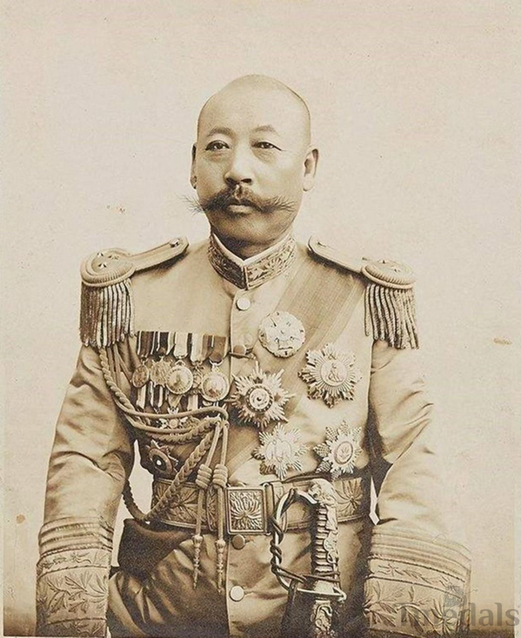 Republic of China Order of Rank and Merit – First Class – Full-Size with Case detail view 8