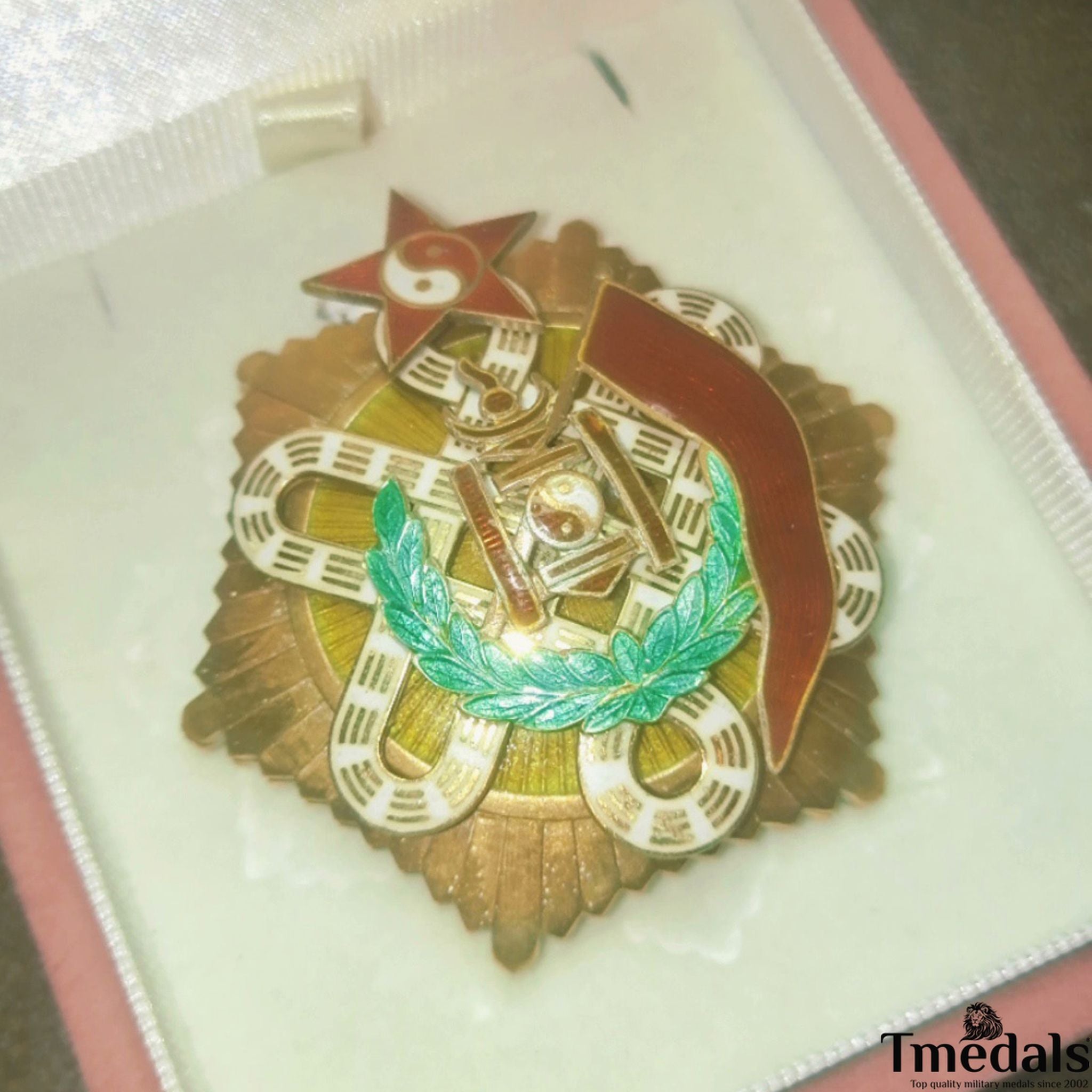 Mongolia Order of the Red Banner of Military Valour-925 Silver Type 2 detail view 2