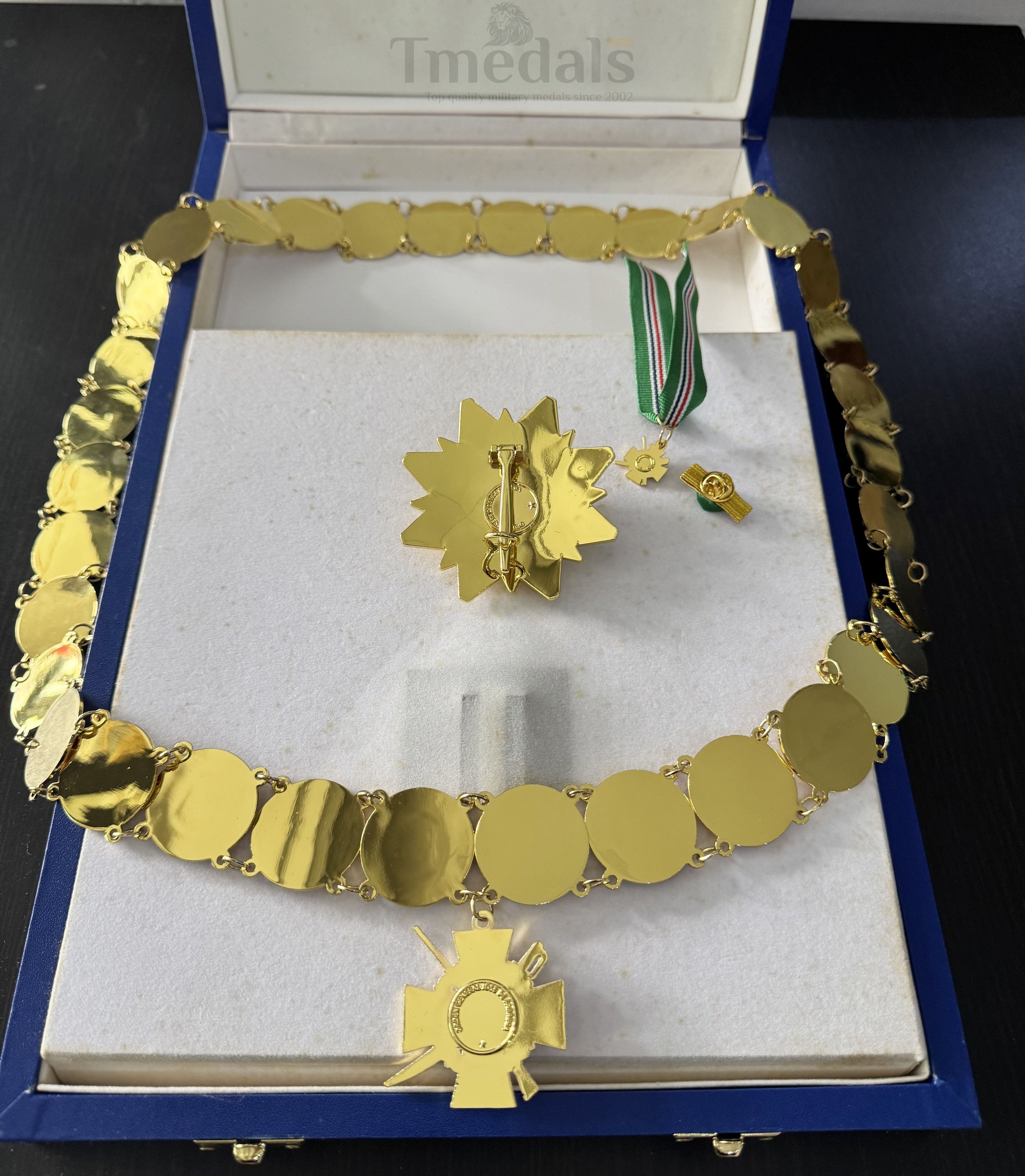 Panama National Order of José de Fábrega – Original Cased Set detail view 16