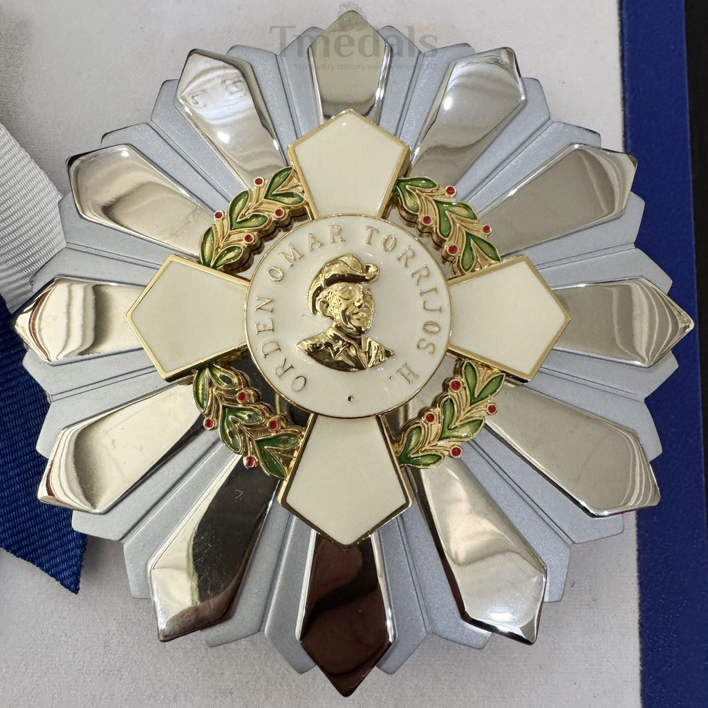 Panama Order of Omar Torrijos – Original Full Set with Box detail view 6