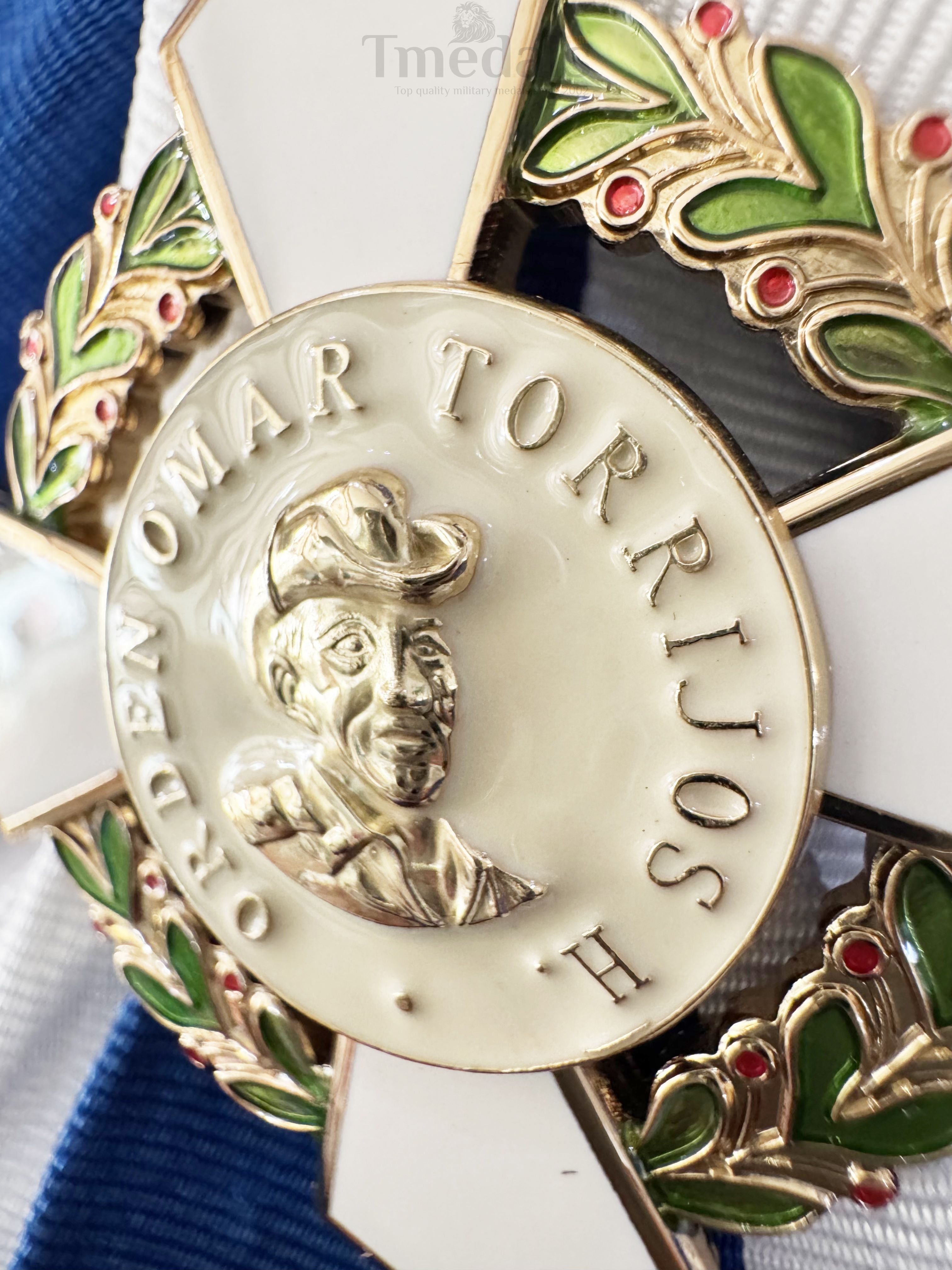Panama Order of Omar Torrijos – Original Full Set with Box detail view 13