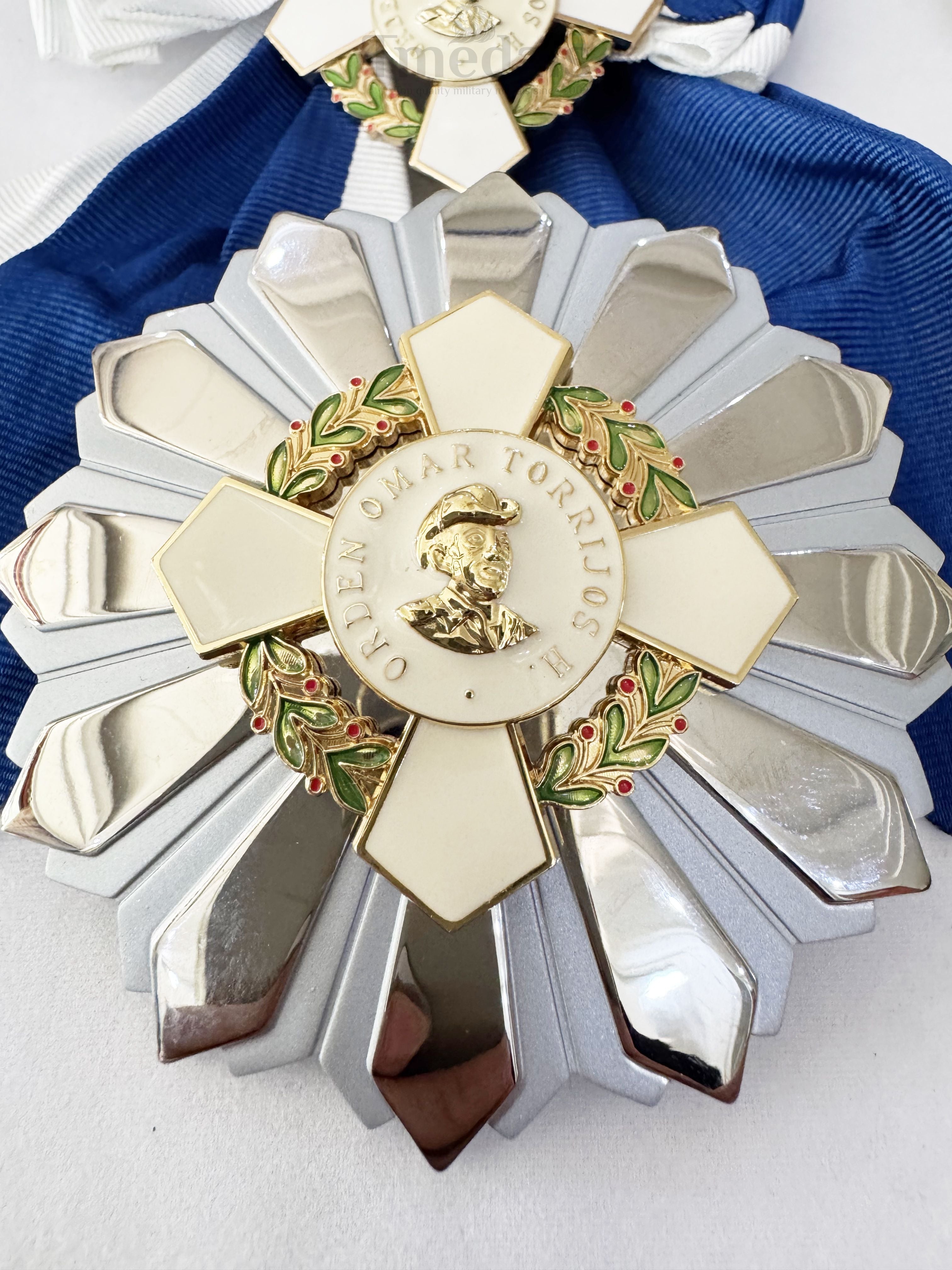 Panama Order of Omar Torrijos – Original Full Set with Box detail view 19