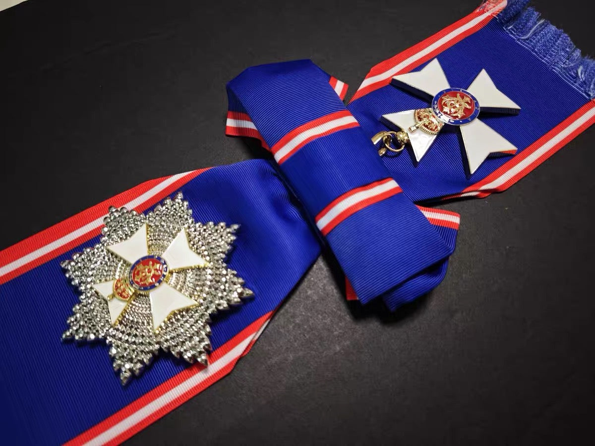 Royal Victorian Order Gcvo Sash Badge & Breast Star Set with Blue Sash detail view 2