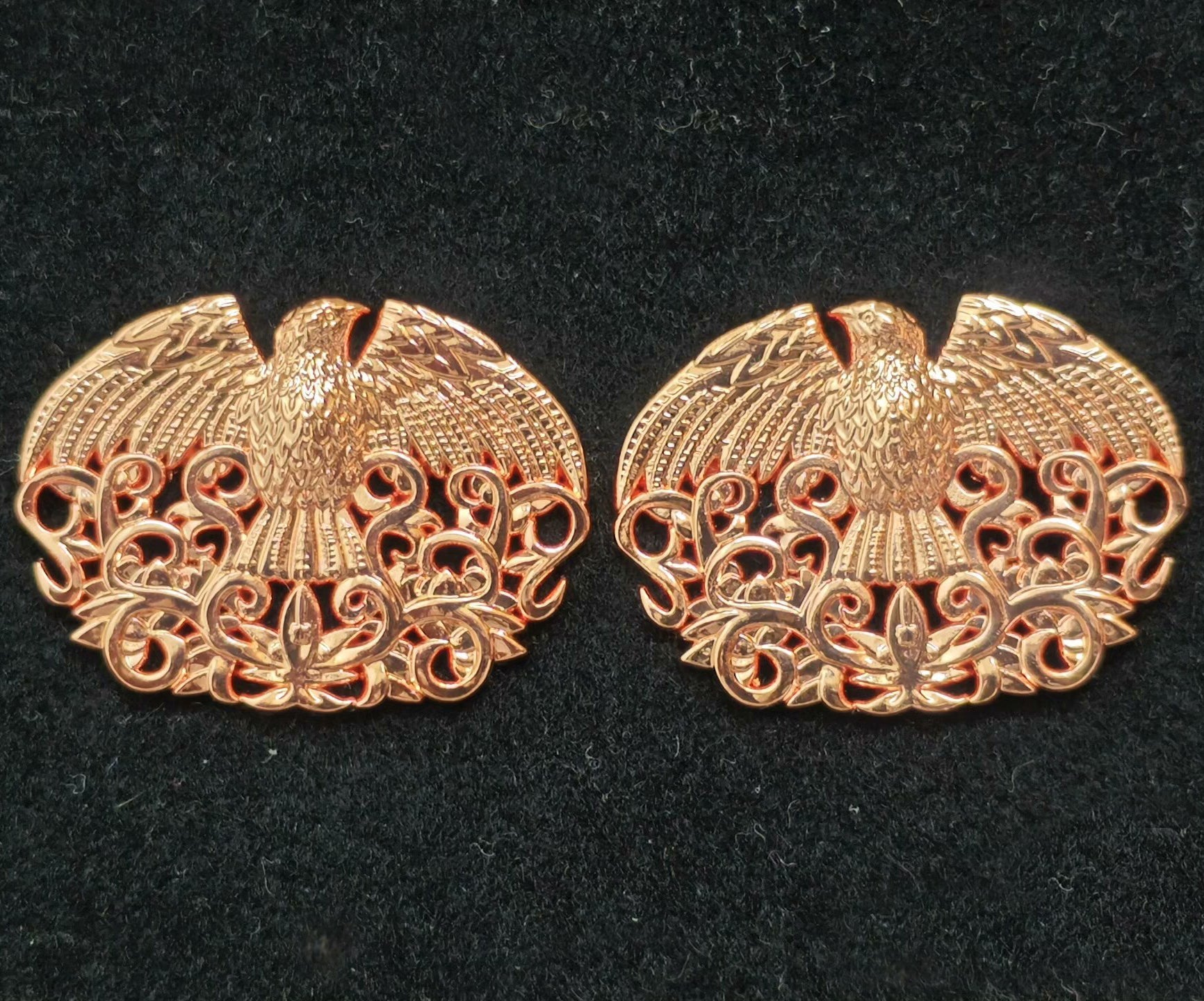 Chinese Qing Imperial Guard Cap Badge & Eagle Collar Insignia Set (3) detail view 4
