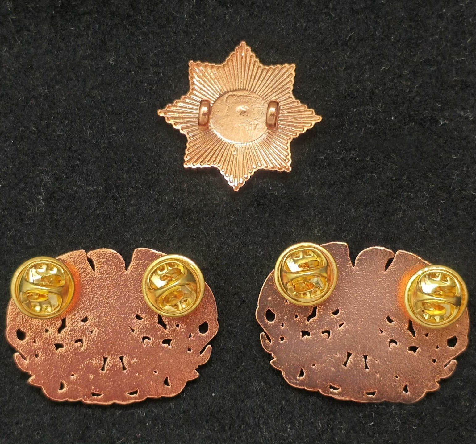 Chinese Qing Imperial Guard Cap Badge & Eagle Collar Insignia Set (3) detail view 11