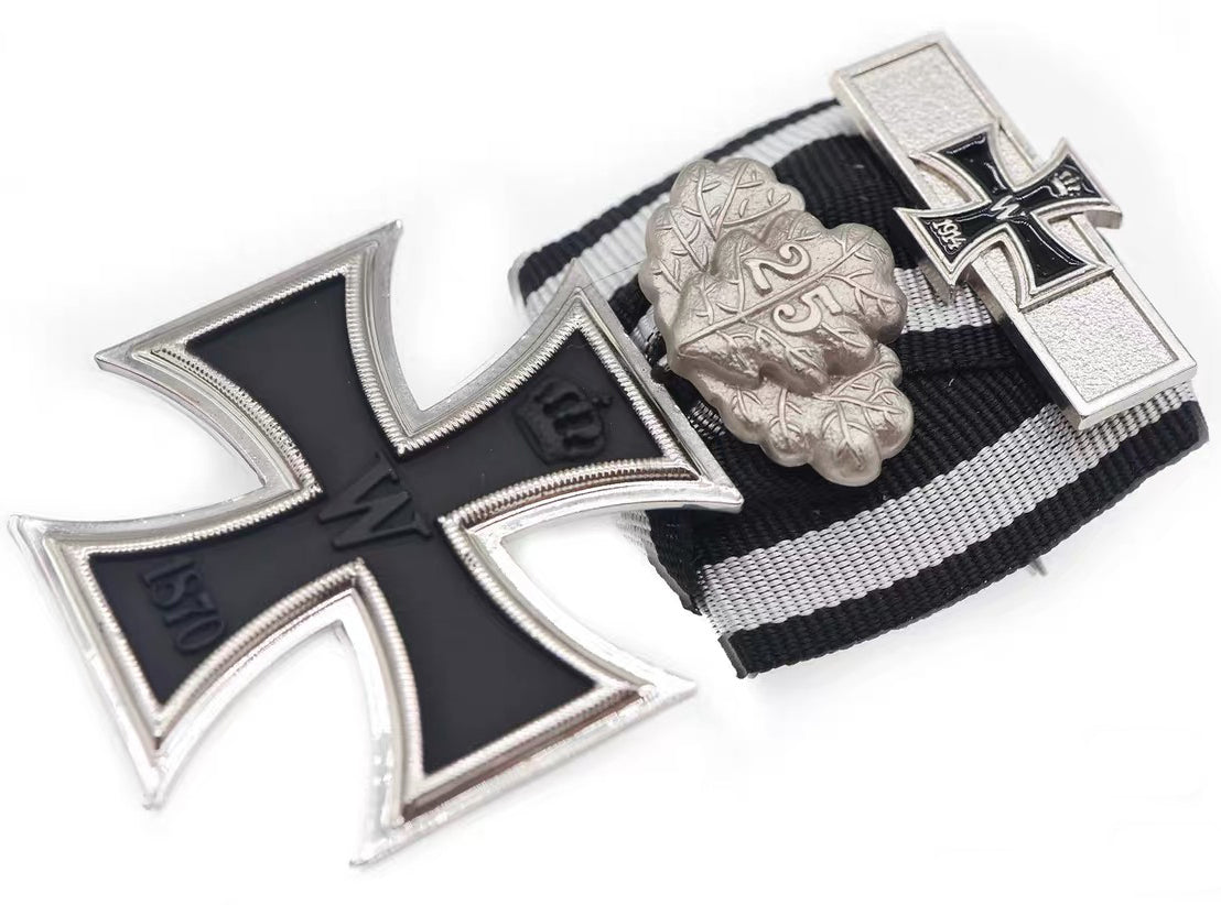 German Iron Cross 1870 2nd Class, 25-Year Oak Leaves & 1914 Spange detail view 4