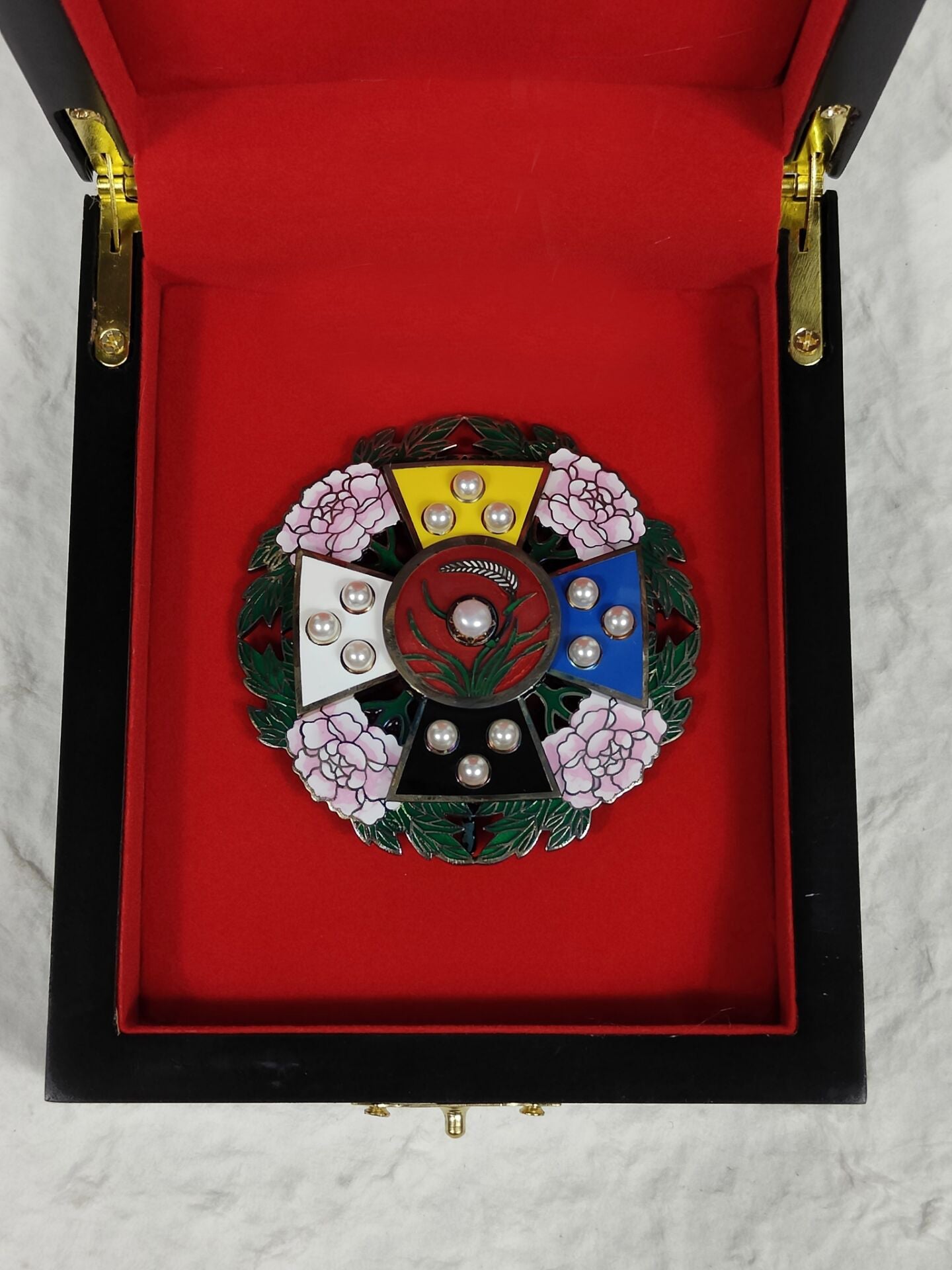 Republic of China Order of Rank and Merit – First Class – Full-Size with Case detail view 2
