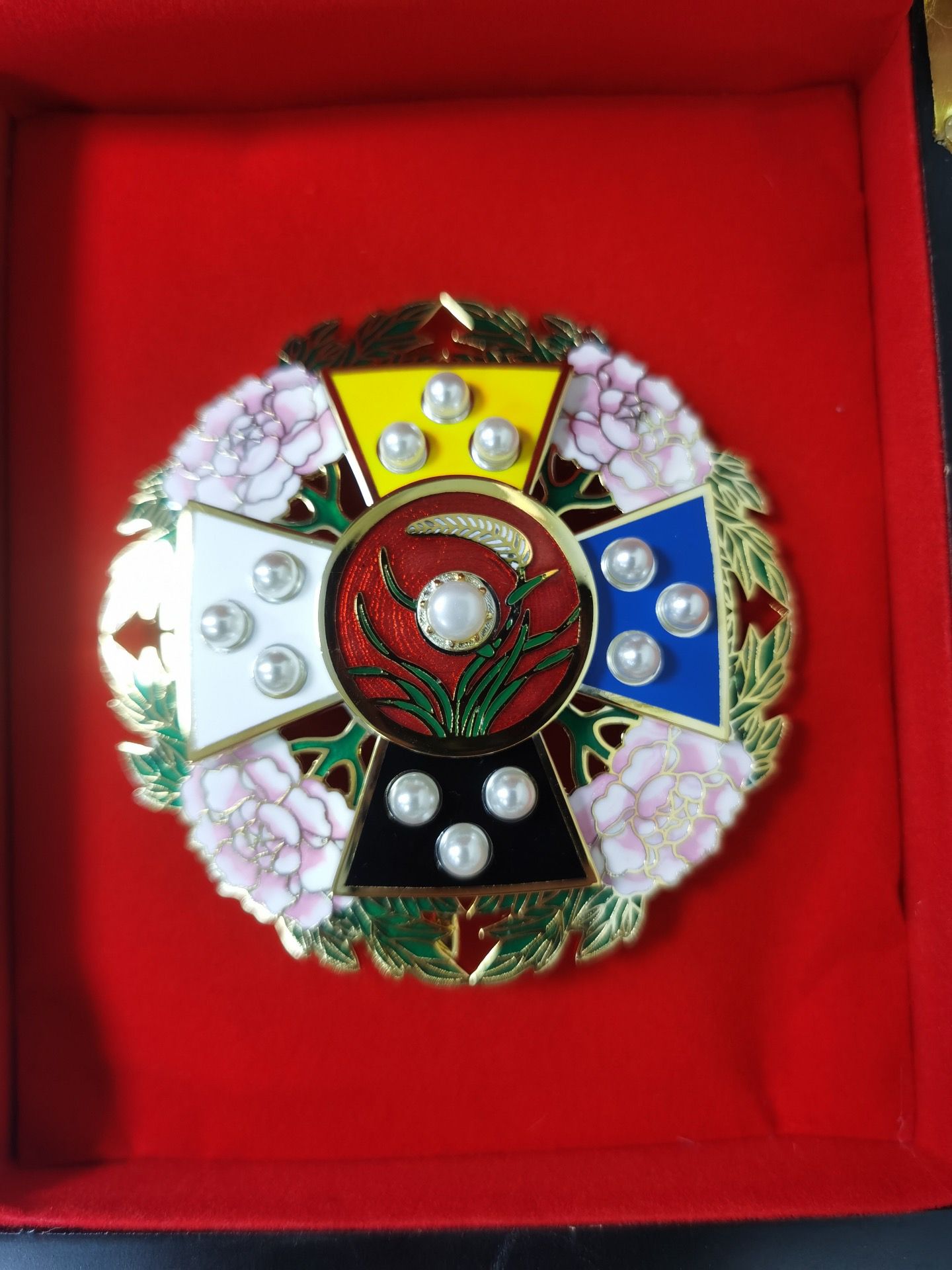 Republic of China Order of Rank and Merit – First Class – Full-Size with Case detail view 5